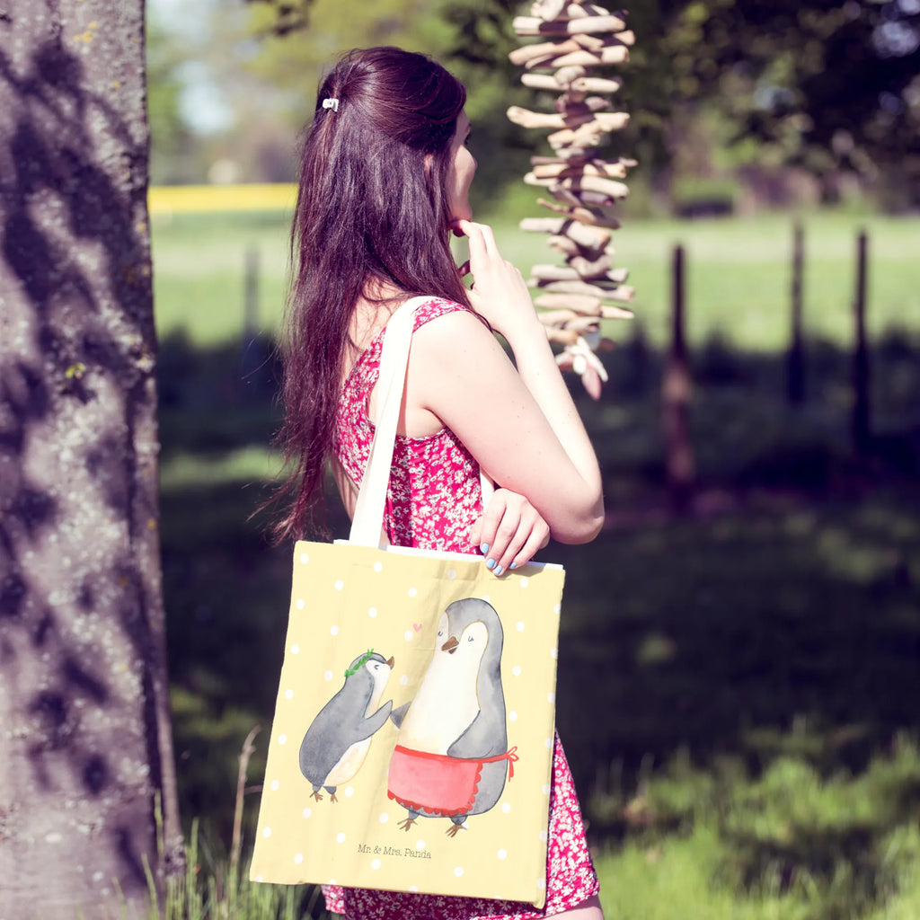 Einkaufstasche Pinguin mit Kind Tragetasche Mit Motiv, Baumwolltaschen, Tragetasche Modern, Jutetaschen, Tragetasche Geschenkidee, Beutel Tasche, Leinentasche, Tragetasche Für Alltag, Einkaufstasche, Stofftasche, Tragetasche Kinder, Tragetasche Mit Henkel, Tragetasche Waschbar, Tragetasche Design, Faltbare Tragetasche, Baumwolltasche, Tragetasche Handgemacht, Tragetasche Zum Umhängen, Tragetasche Ohne Plastik, Tragetasche, Tragetasche Mit Spruch, Tragetasche Für Einkäufe, Tragetasche Nachhaltig, Tragetasche Bedruckt, Leinentaschen, Tragetasche Robust, Große Tragetasche, Tragetasche Blanko, Tragetasche Herren, Tragetasche Für Schule, Jutetasche, Tragetasche Vintage, Tragetasche Wiederverwendbar, Tragetasche Für Bücher, Stofftaschen, Tragetasche Umweltfreundlich, Tragetaschen, Bunte Tragetasche, Kleine Tragetasche, Tragetasche Für Büro, Tragetasche Damen, Einkaufstaschen, Lustige Tragetasche, Familie, Vatertag, Muttertag, Bruder, Schwester, Mama, Papa, Oma, Opa, Geburststag, Mami, Mutti, Geschenk, Mutter