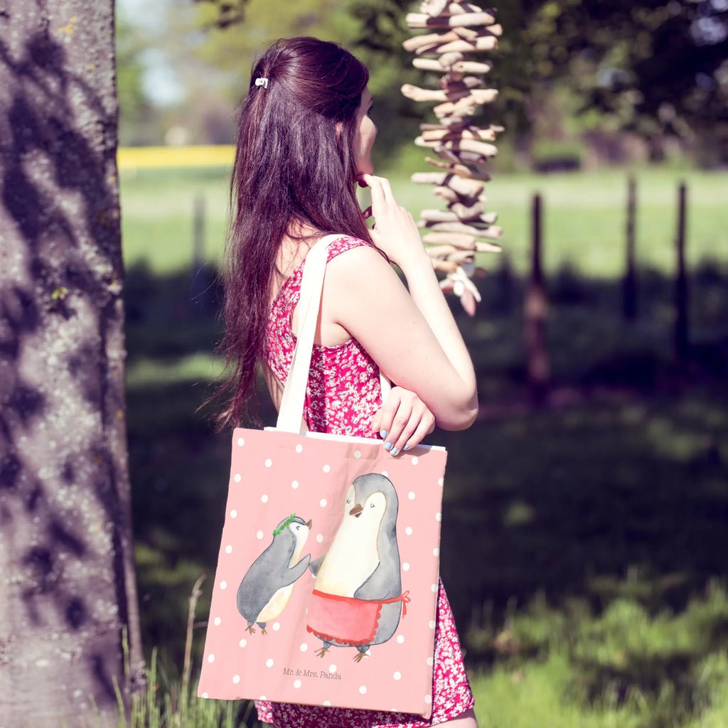 Einkaufstasche Pinguin mit Kind Tragetasche Mit Motiv, Baumwolltaschen, Tragetasche Modern, Jutetaschen, Tragetasche Geschenkidee, Beutel Tasche, Leinentasche, Tragetasche Für Alltag, Einkaufstasche, Stofftasche, Tragetasche Kinder, Tragetasche Mit Henkel, Tragetasche Waschbar, Tragetasche Design, Faltbare Tragetasche, Baumwolltasche, Tragetasche Handgemacht, Tragetasche Zum Umhängen, Tragetasche Ohne Plastik, Tragetasche, Tragetasche Mit Spruch, Tragetasche Für Einkäufe, Tragetasche Nachhaltig, Tragetasche Bedruckt, Leinentaschen, Tragetasche Robust, Große Tragetasche, Tragetasche Blanko, Tragetasche Herren, Tragetasche Für Schule, Jutetasche, Tragetasche Vintage, Tragetasche Wiederverwendbar, Tragetasche Für Bücher, Stofftaschen, Tragetasche Umweltfreundlich, Tragetaschen, Bunte Tragetasche, Kleine Tragetasche, Tragetasche Für Büro, Tragetasche Damen, Einkaufstaschen, Lustige Tragetasche, Familie, Vatertag, Muttertag, Bruder, Schwester, Mama, Papa, Oma, Opa, Geburststag, Mami, Mutti, Geschenk, Mutter