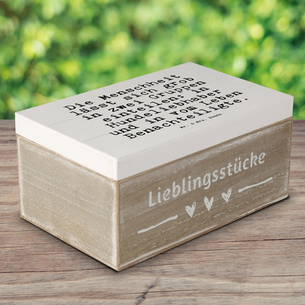 Holzkiste Sprüche und Zitate Die Menschheit lässt sich grob in zwei Gruppen einteilen: in Hundeliebhaber und in vom Leben Benachteiligte. XXL, Erinnerungsbox, Truhe, Aufbewahrungsbox, Geschenkdose, Erinnerungskiste, Kiste, Holzkiste, Dekokiste, Geschenkbox, Schatulle, Schatzkiste, Spruch, Sprüche, lustige Sprüche, Weisheiten, Zitate, Spruch Geschenke, Spruch Sprüche Weisheiten Zitate Lustig Weisheit Worte