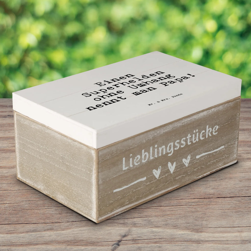 Holzkiste Sprüche und Zitate Einen Superhelden ohne Umhang nennt man Papa! Holztruhe, box holz, holzkästchen, Schatulle, aufbewahrungstruhe, aufbewahrungskiste mit deckel, Aufbewahrungsbox aus Holz, Box aus Holz, Holzbox mit Deckel, Holzkiste mit Deckel, Holzbox, Holzkiste, kiste holz, holztruhen, Aufbewahrungsbox Holz, Aufbewahrungsbox, Holzboxen, Holz Aufbewahrungsbox, truhe holz, aufbewahrungsboxen, Aufbewahrungskiste, holzschatulle, Holzkisten, holzschachtel, aufbewahrungskisten, Sprüche, Lustige Sprüche, Weisheiten, Zitate, Spruch, Spruch Geschenke, Spruch Sprüche Weisheiten Zitate Lustig Weisheit Worte