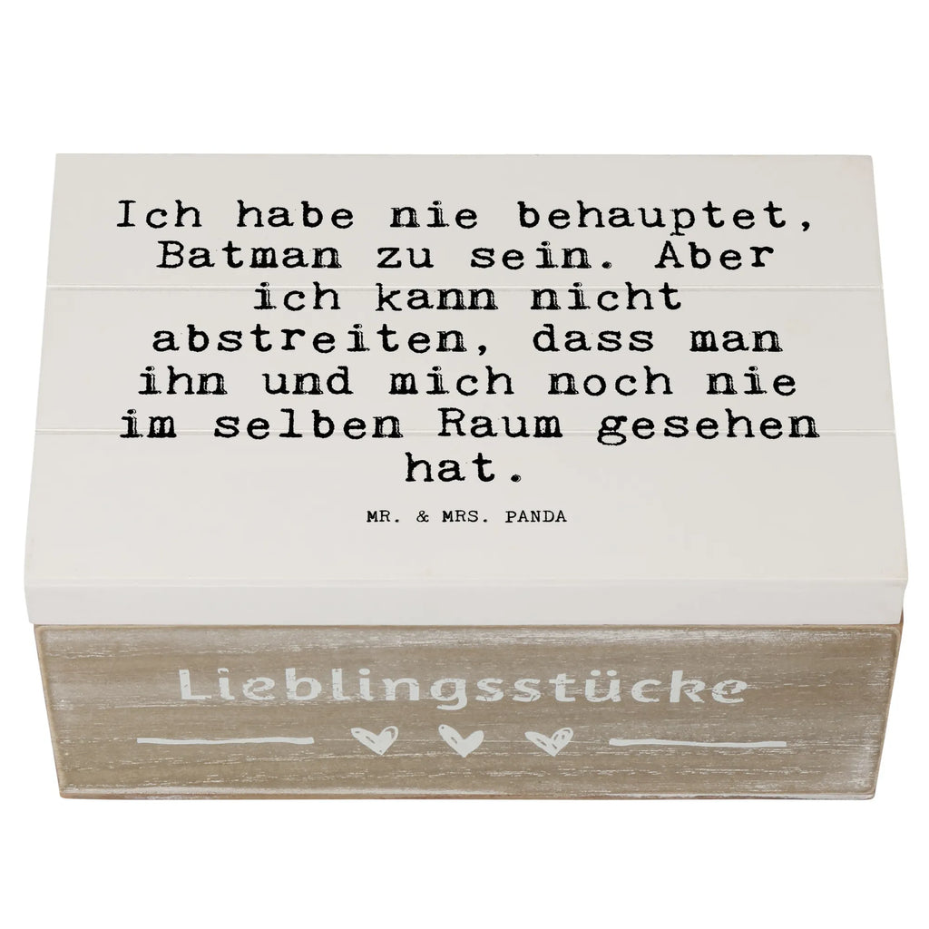 Holzkiste Sprüche und Zitate Ich habe nie behauptet, Batman zu sein. Aber ich kann nicht abstreiten, dass man ihn und mich noch nie im selben Raum gesehen hat. Aufbewahrungsbox, Erinnerungskiste, Erinnerungsbox, Geschenkbox, XXL, Schatulle, Holzkiste, Geschenkdose, Schatzkiste, Dekokiste, Kiste, Truhe, Spruch, Sprüche, lustige Sprüche, Weisheiten, Zitate, Spruch Geschenke, Spruch Sprüche Weisheiten Zitate Lustig Weisheit Worte