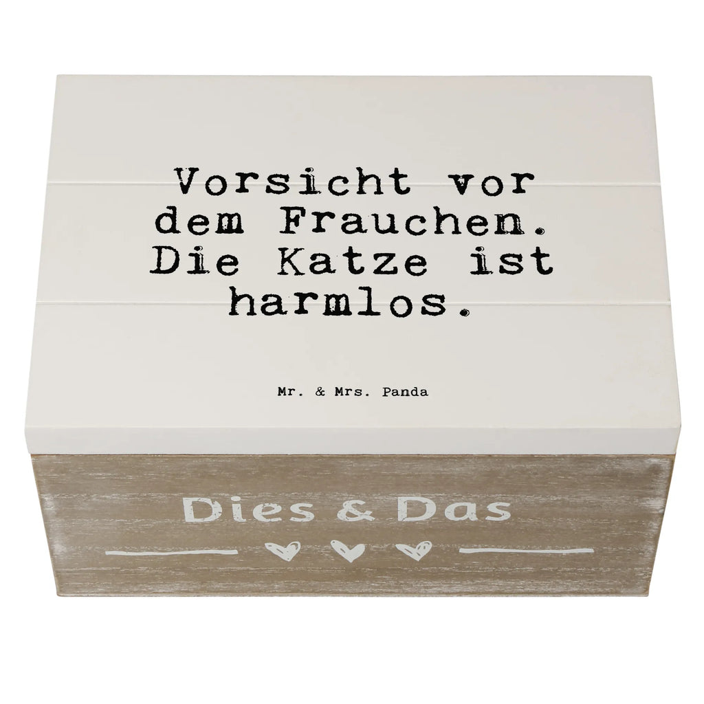 Holzkiste Sprüche und Zitate Vorsicht vor dem Frauchen. Die Katze ist harmlos. Schatulle, Aufbewahrungsbox, Holzkiste, Erinnerungsbox, Erinnerungskiste, Kiste, Geschenkbox, Schatzkiste, Geschenkdose, Truhe, Dekokiste, XXL, Spruch, Sprüche, lustige Sprüche, Weisheiten, Zitate, Spruch Geschenke, Spruch Sprüche Weisheiten Zitate Lustig Weisheit Worte
