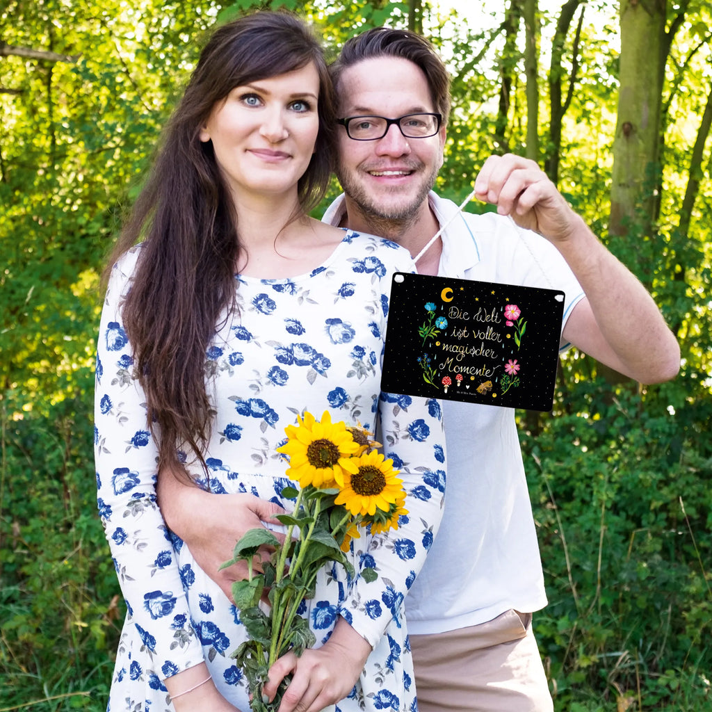 Deko Schild Magische Welt Schild, hängeschild, Schild mit Spruch, holzbild, dekoschilder, Deko Wandtafel, wandhänger, Motivschild, Deko Schild, wandtafel, Wandschild, Türschild Familie, dekotafel, Badschild, Holzschild, Türschild, Holztafel, sprüche schild, Spruchschild, Dekoschild, Küchenschild, dekoration schild, Abenteuer, positive Botschaft, Natur, Outdoor, Dekoration, Sommer Deko, Blumen Deko, Naturliebhaber, Frühlings Deko, Blumen, Spruch Positiv, Nacht, Spruch schön, Schwarz, Motivation, Magische Momente, Magisch, Weisheit