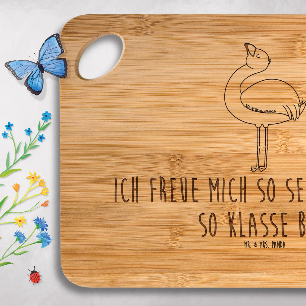 Frühstücksbrett Flamingo Stolz Frühstücksbrett, Küchenbrett, Hackbrett, Schneidebrett, Holzbrett, Servierbrett, Holzbrettchen, Brett, Flamingo, beste Freundin, Schwester, Freude, Selbstakzeptanz, Freundin, Selbstliebe, stolz, Mama, Tochter
