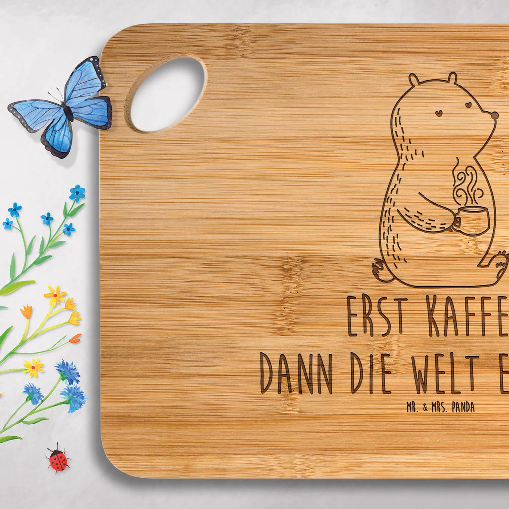 Bambus - Schneidebrett Bär Kaffee Holzbrettchen, Holzbrett, Küchenbrett, Servierbrett, Schneidebrett, Brett, Hackbrett, Frühstücksbrett, Bär, Teddy, Teddybär, Welt retten, Coffee, Bären, Motivation, Kaffee, Welt erobern, Morgenroutine, guten Morgen