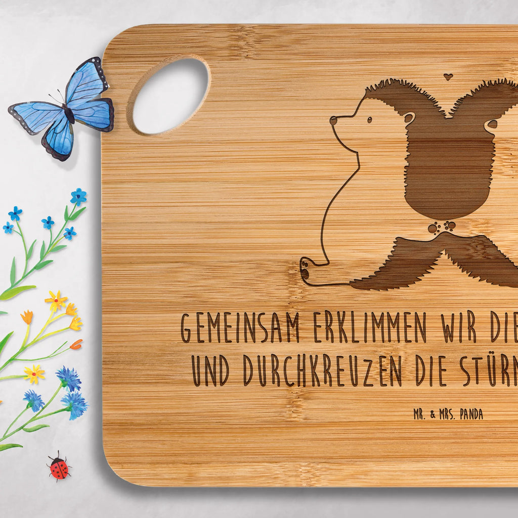 Bambus - Schneidebrett Igel händchenhaltend Schneidbrett Bambus, Schneidebrett Antibakteriell, Bambusbrett Spülmaschinenfest, Schneidebrett Für Gemüse, Schneidebrett Nachhaltig, Schneidebrett Umweltfreundlich, Küchenbrett Bambus Modern, Schneidebrett Design Bambus, Schneidebrett Bambus Klein, Bambus Schneidebrett, Schneidebrett Für Fleisch, Frühstücksbrett Bambus, Küchenbrett Bambus, Küchenbrett Naturmaterial, Bambusbrett Küche, Schneidebrett Holzoptik Nachhaltig, Küchenzubehör Bambus, Bambus Schneidunterlage, Bambusbrettchen, Schneidebrett Für Brot, Bambus Küchenbrettchen, Schneidebrett Bambus Groß, Schneidebrett Für Käse, Schneidebrett Holz Bambus, Schneidebrett Aus Bambus, Frühstücksbrettchen Aus Bambus, Schneidebrett Bambus Mit Saftrille, Bambus Küchenbrett Holzoptik, Bambus Schneidebrett Langlebig, Liebe, Partner, Freund, Freundin, Ehemann, Ehefrau, Heiraten, Verlobung, Heiratsantrag, Liebesgeschenk, Jahrestag, Hocheitstag, Gemeinsamkeit, Liebesbeweis, Hand in Hand, Igelliebe, Hochzeit, Liebesbotschaft, Love, große Liebe, Igel, Lieblingsmensch, Geschenk für zwei