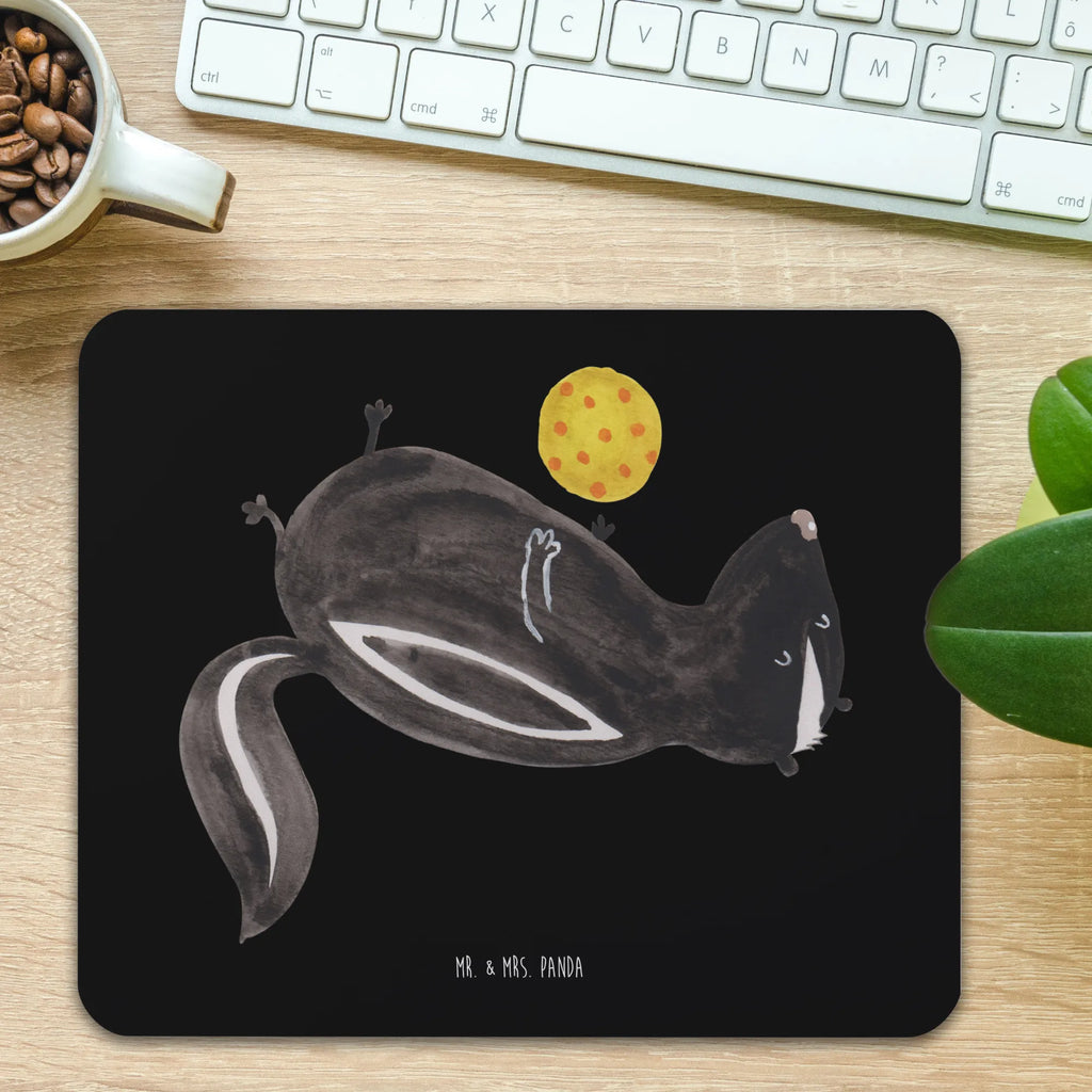 Mouse mat skunk ball Designer Mauspad, Mauspad Büro, Computer zubehör, Arbeitszimmer, Büroausstattung, Einzigartiges Mauspad, Mousepad, Mauspad, PC Zubehör, Mausunterlage, Stinktier, Skunk, Wildtier, verspielt, Stinki, Stinker, Raubtier, Weisheit