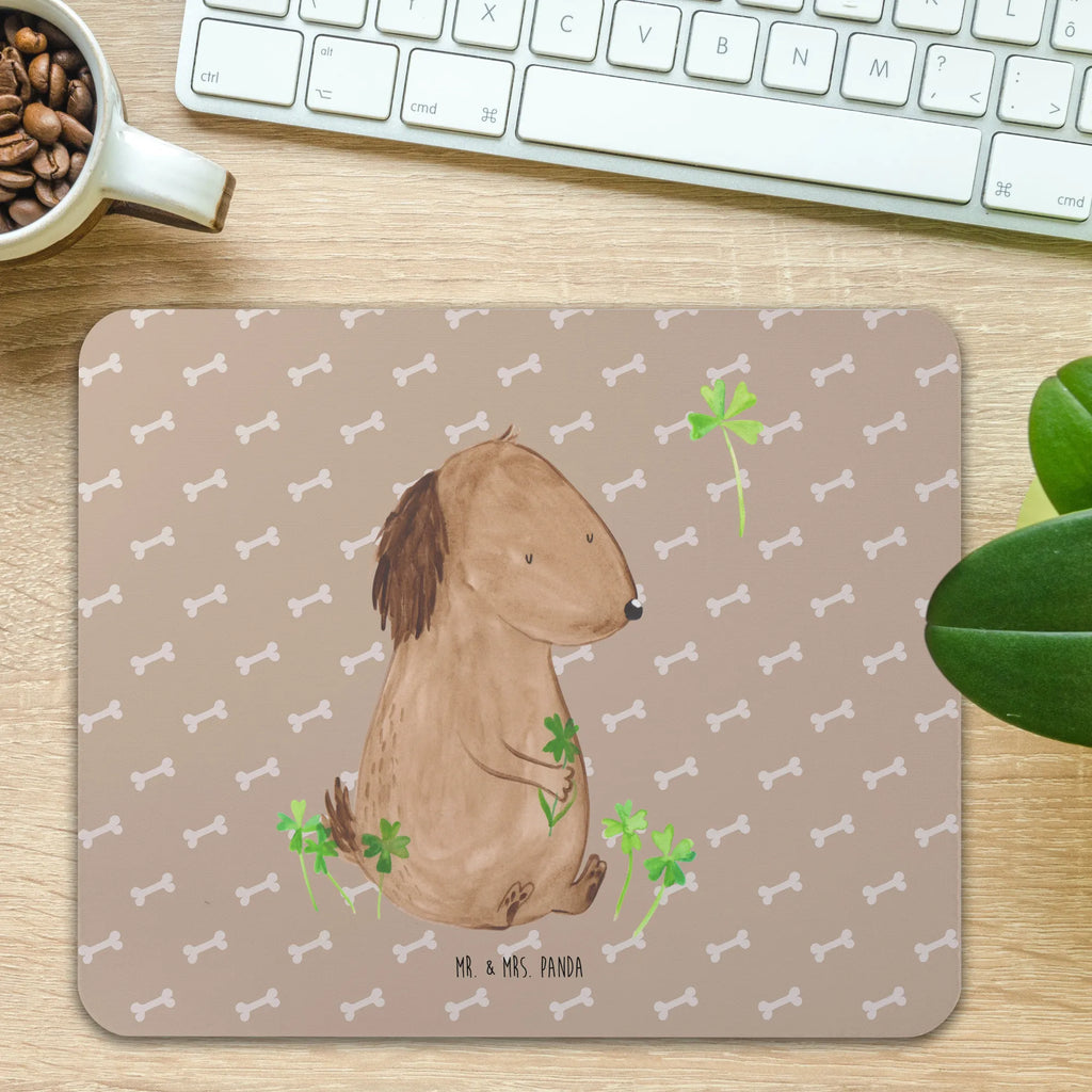 Mouse mat Dog shamrock Mousepad, Mauspad, Mauspad Büro, Mausunterlage, Büroausstattung, PC Zubehör, Arbeitszimmer, Einzigartiges Mauspad, Computer zubehör, Designer Mauspad, Hund, Hundemotiv, Haustier, Hunderasse, Tierliebhaber, Hundebesitzer, Sprüche, Neuanfang, Achtsamkeit, Selbstliebe, Glück, Tagträume, Motivation, Geschenk, Kleeblatt, Glücksbringer