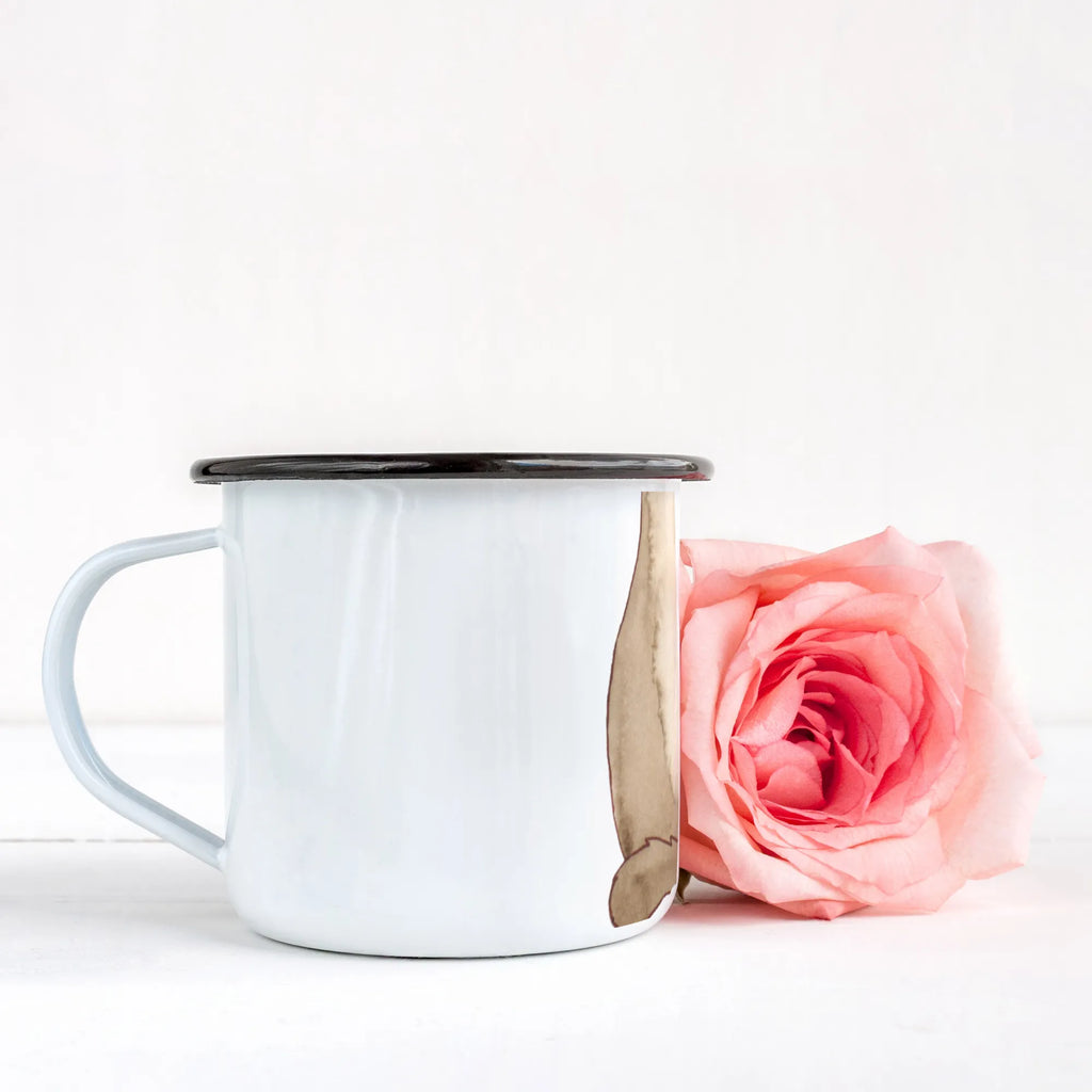 XL Emaille Tasse Katze sitzend Emaille Tasse Weiß, Emaille Becher, Emaille Tasse Rustikal, Emaille Tasse Mit Rand, Emaille Kaffeebecher, Emaille Tasse Mit Motiv, Emaille Tasse Landhausstil, Emaille Tasse Für Picknick, Emaille Tasse Für Camping, Emaille Teetasse, Emaille Tasse Nostalgie, Emaille Küchenzubehör, Emaille Becher Mit Henkel, Trinkbecher, Emaillierter Becher, Emaille Sammlerstück, Emaille Tasse Oberflächenmuster, Emaille Tasse Robust, Emaille Tasse Leicht, Emaille Tasse Für Garten, Tasse Aus Emaille, Emaillierte Tasse, Retro Emaille Tasse, Emaille Geschirr, Emaille Tasse Farbiger Rand, Emaille Tasse, Emaille Tasse Rostfrei, Camping Tasse, Emaille Tasse Spülmaschinengeeignet, Emaille Becher Outdoor, Vintage Emaillebecher, Katze, Katzenmotiv, Katzenfan, Katzendeko, Katzenfreund, Katzenliebhaber, Katzenprodukte, Katzenartikel, Katzenaccessoires, Katzensouvenirs, Katzenliebhaberprodukte, Katzenmotive, Liebe, Mietze, Mittelpunkt, Katzenhalter, Cats, Katzen, Cat, Familie, Katzenliebe, Kater, Katzenbesitzerin, Lebensinhalt, Haustier