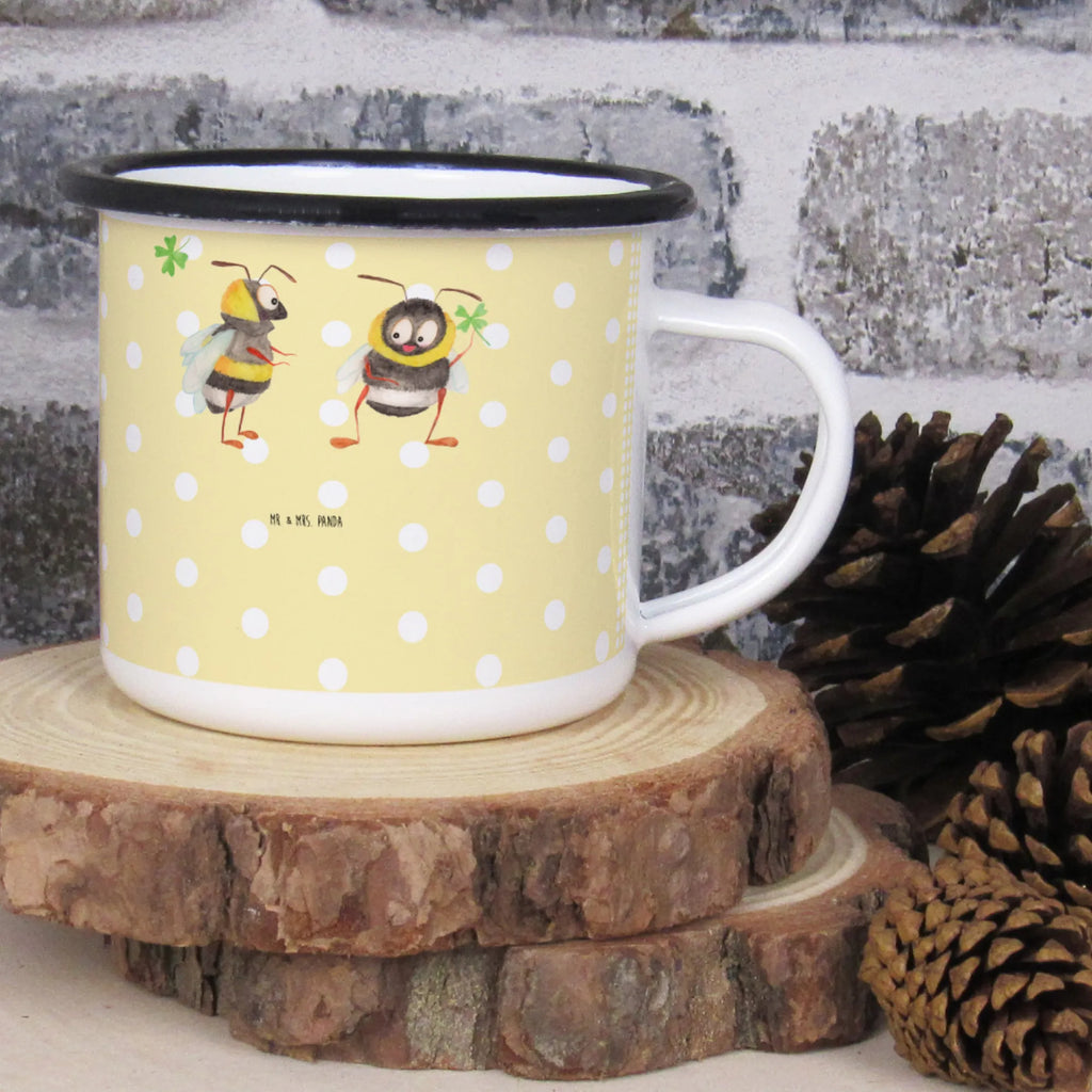 XL Emaille Tasse Hummeln Kleeblatt Emaille Tasse Weiß, Emaille Becher Outdoor, Retro Emaille Tasse, Emaille Becher, Emaille Kaffeebecher, Emaille Tasse Für Picknick, Emaillierte Tasse, Emaille Tasse Leicht, Emaille Tasse Farbiger Rand, Vintage Emaillebecher, Emaille Tasse, Emaille Tasse Mit Rand, Emaille Tasse Nostalgie, Emaille Tasse Für Camping, Emaille Tasse Rostfrei, Emaille Geschirr, Tasse Aus Emaille, Emaille Tasse Landhausstil, Emaille Becher Mit Henkel, Emaille Teetasse, Emaille Tasse Robust, Emaille Tasse Rustikal, Emaille Tasse Für Garten, Camping Tasse, Emaille Tasse Oberflächenmuster, Emaille Trinkbecher, Emaille Tasse Mit Motiv, Emaille Tasse Spülmaschinengeeignet, Emaillierter Becher, Emaille Sammlerstück, Emaille Küchenzubehör, Tiermotive, Gute Laune, lustige Sprüche, Tiere, Biene, Spruch schön, Spruch positiv, Biene Deko, glücklich sein, Hummel, glücklich werden, Spruch fröhlich