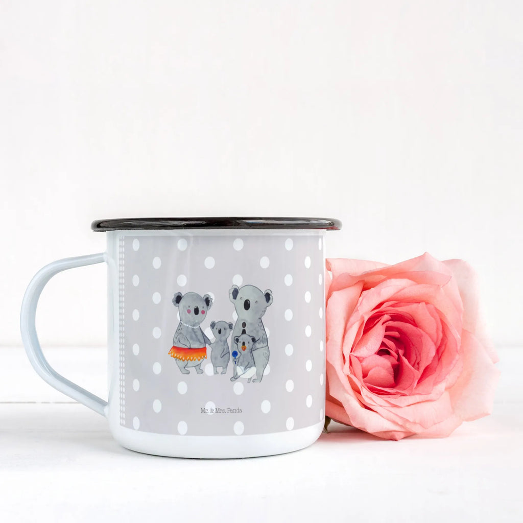 XL Emaille Tasse Koala Familie Emaille Tasse Mit Motiv, Emaille Tasse Für Camping, Emaille Tasse Rostfrei, Emaille Sammlerstück, Emaille Tasse Weiß, Camping Tasse, Emaille Geschirr, Emaillierte Tasse, Tasse Aus Emaille, Trinkbecher, Emaille Kaffeebecher, Emaille Becher, Emaille Tasse Mit Rand, Emaille Tasse Farbiger Rand, Emaille Tasse Robust, Emaille Becher Mit Henkel, Emaille Küchenzubehör, Vintage Emaillebecher, Emaille Tasse Oberflächenmuster, Emaille Tasse Leicht, Emaille Tasse Nostalgie, Emaille Tasse Landhausstil, Emaille Teetasse, Emaille Tasse Für Garten, Emaille Tasse Spülmaschinengeeignet, Emaille Tasse Für Picknick, Emaille Becher Outdoor, Retro Emaille Tasse, Emaille Tasse Rustikal, Emaillierter Becher, Emaille Tasse, Oma, Papa, Familie, Vatertag, Muttertag, Schwester, Bruder, Opa, Mama, Familienleben, Geschwister, Family, Koalas, Kinder, Koala