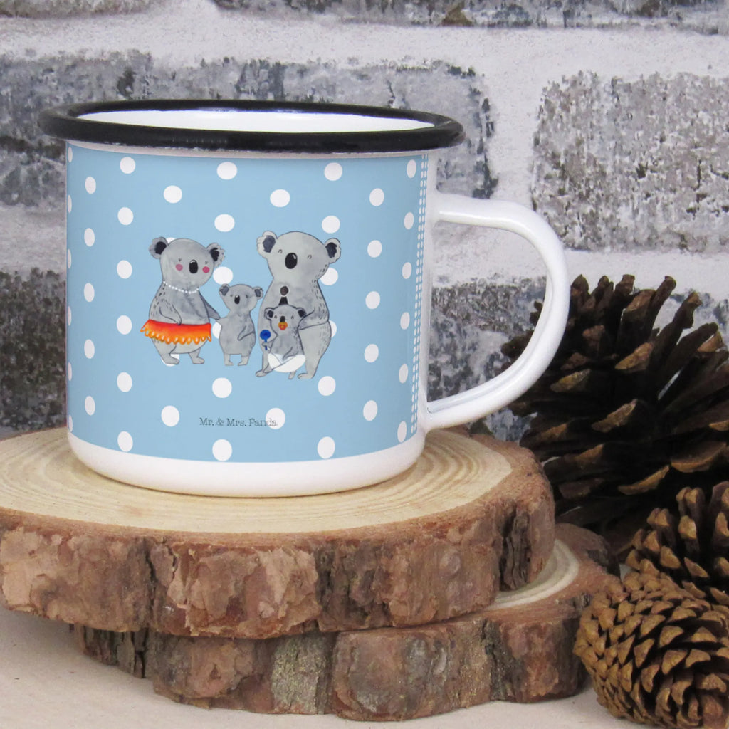 XL Emaille Tasse Koala Familie Emaille Tasse Mit Motiv, Emaille Tasse Für Camping, Emaille Tasse Rostfrei, Emaille Sammlerstück, Emaille Tasse Weiß, Camping Tasse, Emaille Geschirr, Emaillierte Tasse, Tasse Aus Emaille, Trinkbecher, Emaille Kaffeebecher, Emaille Becher, Emaille Tasse Mit Rand, Emaille Tasse Farbiger Rand, Emaille Tasse Robust, Emaille Becher Mit Henkel, Emaille Küchenzubehör, Vintage Emaillebecher, Emaille Tasse Oberflächenmuster, Emaille Tasse Leicht, Emaille Tasse Nostalgie, Emaille Tasse Landhausstil, Emaille Teetasse, Emaille Tasse Für Garten, Emaille Tasse Spülmaschinengeeignet, Emaille Tasse Für Picknick, Emaille Becher Outdoor, Retro Emaille Tasse, Emaille Tasse Rustikal, Emaillierter Becher, Emaille Tasse, Oma, Papa, Familie, Vatertag, Muttertag, Schwester, Bruder, Opa, Mama, Familienleben, Geschwister, Family, Koalas, Kinder, Koala