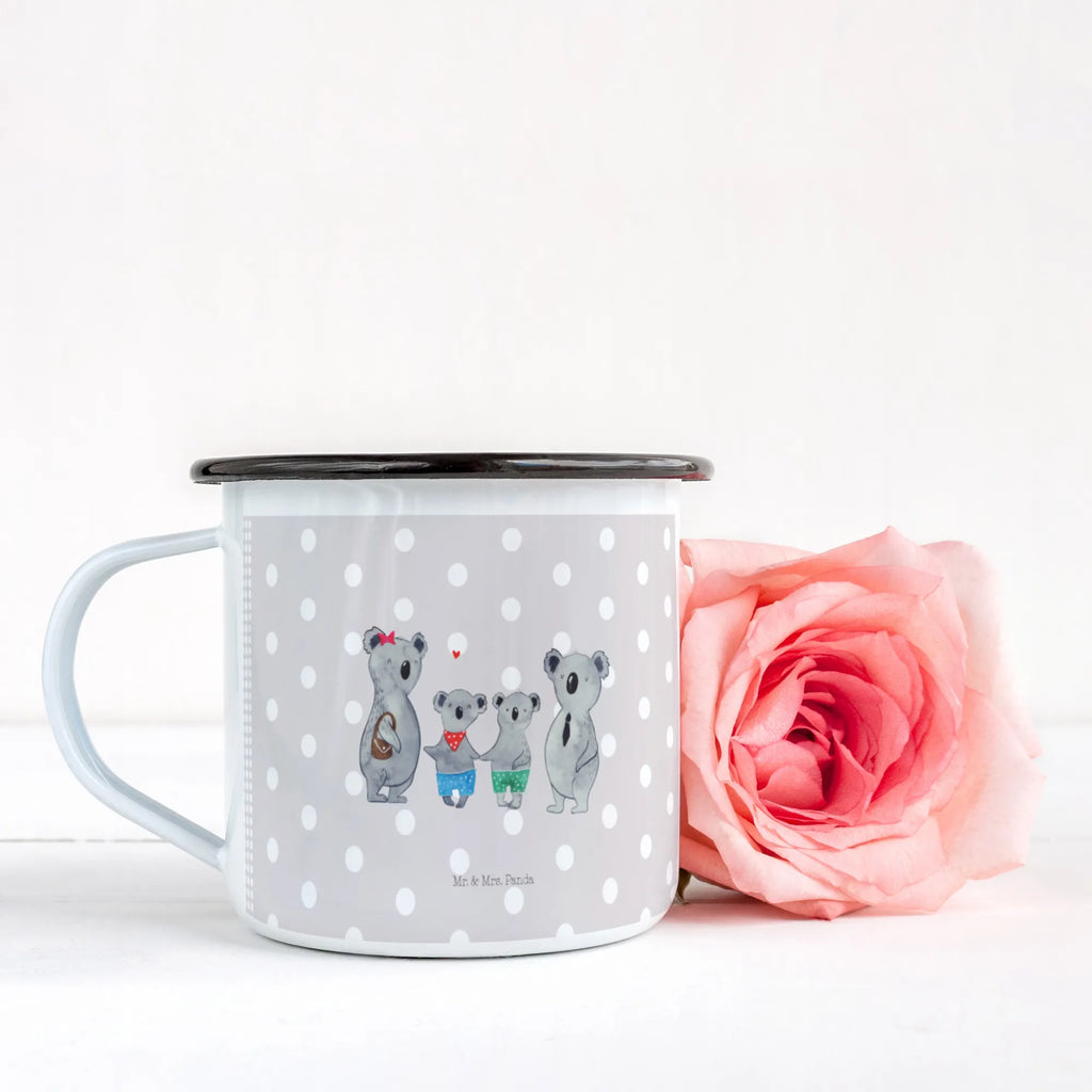 XL emaliowany kubek Rodzina koali dwa Emaille Becher Outdoor, Emaille Tasse Oberflächenmuster, Emaille Küchenzubehör, Emaille Tasse Landhausstil, Emaille Tasse Spülmaschinengeeignet, Emaille Tasse Mit Rand, Emaille Tasse Robust, Emaillierter Becher, Emaille Becher Mit Henkel, Emaille Tasse Für Garten, Emaille Tasse Für Picknick, Retro Emaille Tasse, Emaille Tasse Rostfrei, Emaille Geschirr, Emaille Tasse Nostalgie, Emaille Tasse Rustikal, Trinkbecher, Camping Tasse, Emaille Tasse Leicht, Emaille Kaffeebecher, Emaille Teetasse, Emaille Tasse Mit Motiv, Emaille Tasse Weiß, Emaille Tasse Für Camping, Emaille Tasse Farbiger Rand, Emaille Becher, Emaillierte Tasse, Tasse Aus Emaille, Emaille Sammlerstück, Vintage Emaillebecher, Emaille Tasse, Opa, Vatertag, Familie, Schwester, Bruder, Mama, Muttertag, Papa, Oma, Familienzeit, Familienleben, Beste Familie, Koalafamilie, Lieblingsfamilie, Koalabär, Koala