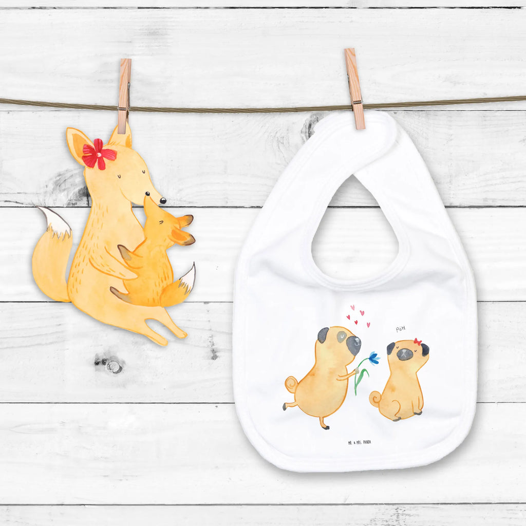 Organic Babylätzchen Mops Verliebt Baby Esslätzchen, Babylätzchen Mit Klettverschluss, Babylätzchen Mit Druckknopf, Babylätzchen Mit Motiv, Babyparty, Kleckerschutz Baby, Lustiges Babylätzchen, Baby Latz, Baby Halstuch, Babylätzchen Für Mädchen, Halstuch Für Neugeborene, Babylätzchen, Eltern, Geschenk Zur Geburt, Babyhalstuch, Babylätzchen Als Geschenk, Babyausstattung, Babykleidung, Baby Erstausstattung, Babylätzchen Für Kita, Babylätzchen Weich, Lätzchen Baby, Babyshower, Babylätzchen Handgemacht, Kinderkleidung, Babyartikel, Lätze, Babylätzchen Design, Babylätzchen Wasserfest, Babylätzchen Neutral, Baby Lätzchen, Esslätzchen Baby, Dreieckstuch Baby, Babylätzchen Für Beikost, Sabberlätzchen, Babylatz, Babylätzchen Aus Baumwolle, Lätzchen Für Babys, Babylätzchen Alltagstauglich, Babylätzchen Bio Baumwolle, Spucktuch Baby, Babymode, Babylätzchen Für Jungen, Lätzchen Mit Spruch, Neugeborenen Lätzchen, Baby Lätzchen Set, Kleinkind, Babylätzchen Bunt, Babylätzchen Waschbar, Sprüche, Hund, Hunderasse, Hundebesitzer, Hundemotiv, Haustier, Tierliebhaber, Liebe, Geschenk Freund, Möpse, Verliebt, Hundeliebe, Liebesspruch. Verlobt, Partner, Mops