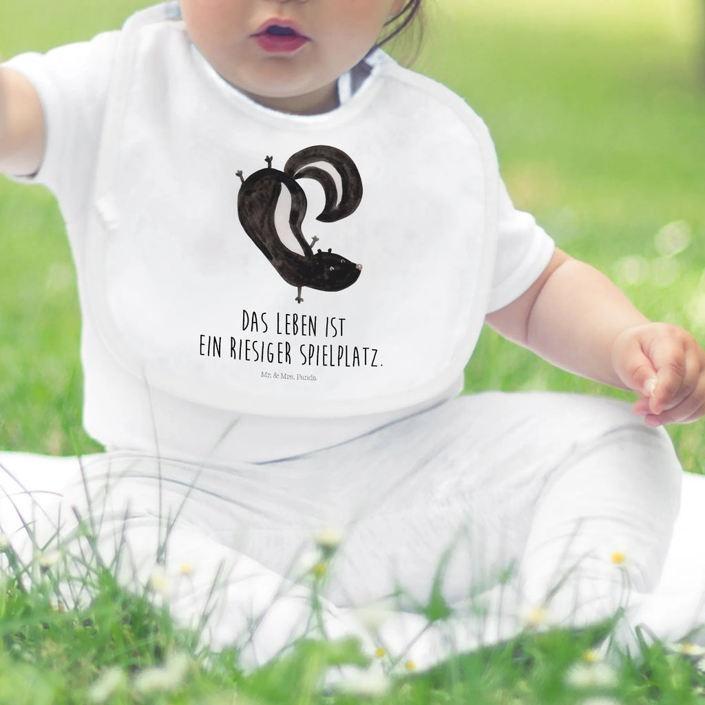 Organic Babylätzchen Stinktier Handstand Babylätzchen Weich, Kinderkleidung, Geschenk Zur Geburt, Lätzchen Für Babys, Babylätzchen Mit Druckknopf, Lustiges Babylätzchen, Baby Lätzchen Set, Halstuch Für Neugeborene, Lätzchen Mit Spruch, Babylätzchen Für Beikost, Baby Halstuch, Babylätzchen Design, Kleinkind, Babylätzchen Für Jungen, Babylätzchen Wasserfest, Baby Lätzchen, Eltern, Babyartikel, Babylätzchen Waschbar, Babylätzchen, Babyhalstuch, Dreieckstuch Baby, Baby Erstausstattung, Babykleidung, Babylatz, Lätzchen Baby, Babymode, Babylätzchen Mit Klettverschluss, Babyausstattung, Lätze, Kleckerschutz Baby, Sabberlätzchen, Babylätzchen Mit Motiv, Esslätzchen Baby, Babylätzchen Für Kita, Neugeborenen Lätzchen, Babylätzchen Handgemacht, Babylätzchen Bio Baumwolle, Babylätzchen Neutral, Babylätzchen Als Geschenk, Babylätzchen Für Mädchen, Babyshower, Baby Latz, Babylätzchen Alltagstauglich, Spucktuch Baby, Babylätzchen Aus Baumwolle, Baby Esslätzchen, Babyparty, Babylätzchen Bunt, Stinktier, Skunk, Kind, Raubtier, Wildtier, Stinki, Verpielt, Spielplatz, Stinker