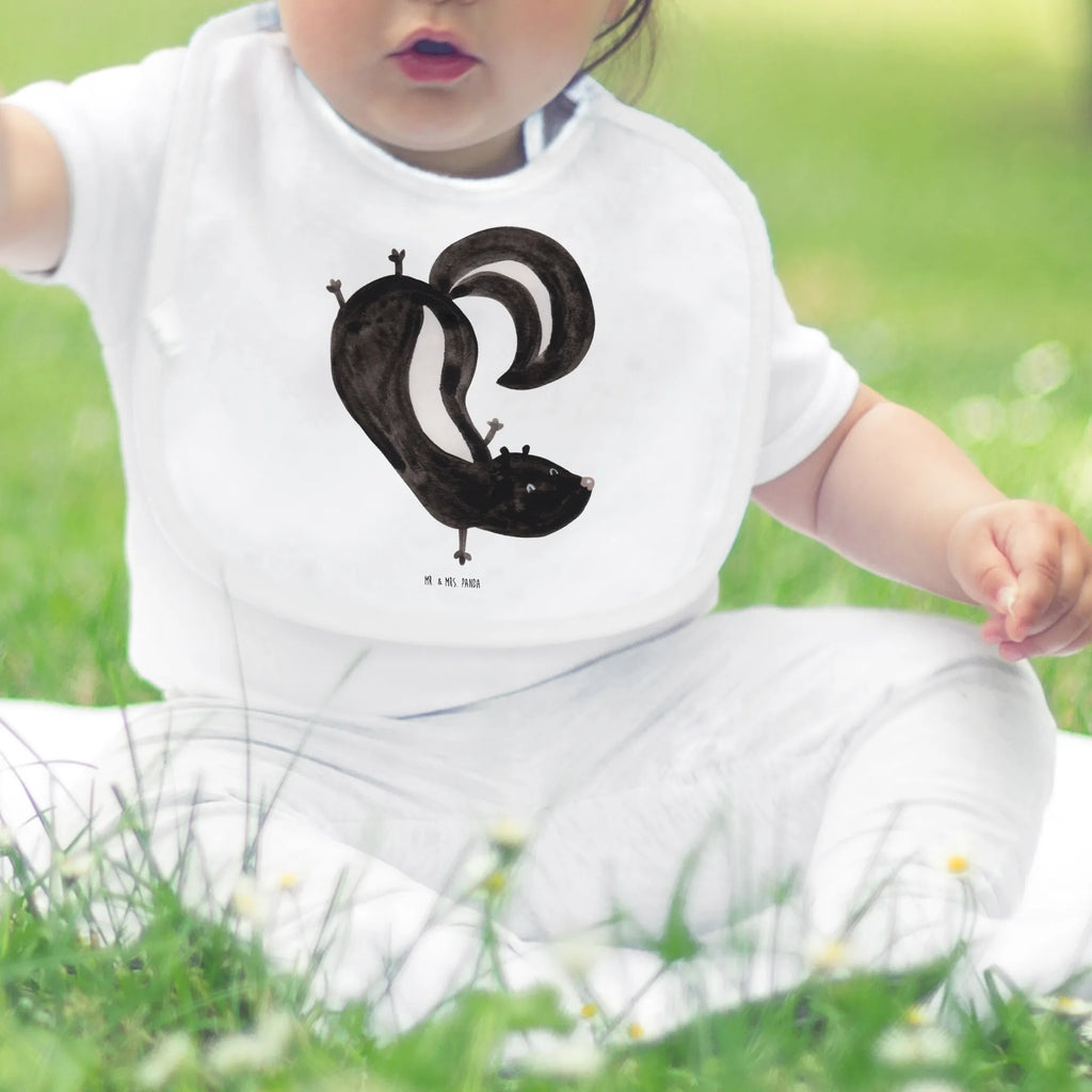 Organic Babylätzchen Stinktier Handstand Babylätzchen Weich, Kinderkleidung, Geschenk Zur Geburt, Lätzchen Für Babys, Babylätzchen Mit Druckknopf, Lustiges Babylätzchen, Baby Lätzchen Set, Halstuch Für Neugeborene, Lätzchen Mit Spruch, Babylätzchen Für Beikost, Baby Halstuch, Babylätzchen Design, Kleinkind, Babylätzchen Für Jungen, Babylätzchen Wasserfest, Baby Lätzchen, Eltern, Babyartikel, Babylätzchen Waschbar, Babylätzchen, Babyhalstuch, Dreieckstuch Baby, Baby Erstausstattung, Babykleidung, Babylatz, Lätzchen Baby, Babymode, Babylätzchen Mit Klettverschluss, Babyausstattung, Lätze, Kleckerschutz Baby, Sabberlätzchen, Babylätzchen Mit Motiv, Esslätzchen Baby, Babylätzchen Für Kita, Neugeborenen Lätzchen, Babylätzchen Handgemacht, Babylätzchen Bio Baumwolle, Babylätzchen Neutral, Babylätzchen Als Geschenk, Babylätzchen Für Mädchen, Babyshower, Baby Latz, Babylätzchen Alltagstauglich, Spucktuch Baby, Babylätzchen Aus Baumwolle, Baby Esslätzchen, Babyparty, Babylätzchen Bunt, Stinktier, Skunk, Kind, Raubtier, Wildtier, Stinki, Verpielt, Spielplatz, Stinker