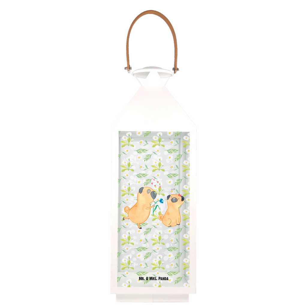 Decorative lantern pug In love Metall Laterne, Laterne Zum Stellen, Teelichthalter Laterne, Laterne Orientalisch, Lichterlaterne, Laterne Weiß, Laterne Skandinavisch, Laterne Rustikal, Laterne Klassisch, Laternen-Set, Laterne Mit Griff, Holzlaterne, Windlichtlaterne, Gartenlaterne, Hängeleuchte, Windlicht, Terrasse-Laterne, Tischlaterne, Laterne Maritim, Laterne Deko, Laternenwindlicht, LED-Laterne, Laterne Beleuchtet, Laterne Pastellfarben, Laterne Vintage, Laterne Minimalistisch, Outdoor-Laterne, Metalllaterne, Laterne Romantisch, Laterne Zum Hängen, Laterne Mit Spiegelglas, Laterne Mit Sternenmuster, Laterne Mit Blumenmotiv, Dekolaterne, Laterne XXL, Laterne Modern, Laterne Mit Motiv, Laterne Mit Muster, Kerzenlaterne, Hängelaterne Deko, Leuchten, Lichterkettenlaterne, Laterne Spülmaschinenfest (Glas), Innenraum-Laterne, Laterne Klein, Laterne Landhausstil, Glaslaterne, Deko Laterne, Laterne Wind- und Wetterfest, Laterne Shabby Chic, Laternenlicht, Sprüche, Hund, Hunderasse, Hundebesitzer, Hundemotiv, Haustier, Tierliebhaber, Liebesspruch. Verlobt, Möpse, Partner, Liebe, Mops, verliebt, Geschenk Freund, Hundeliebe