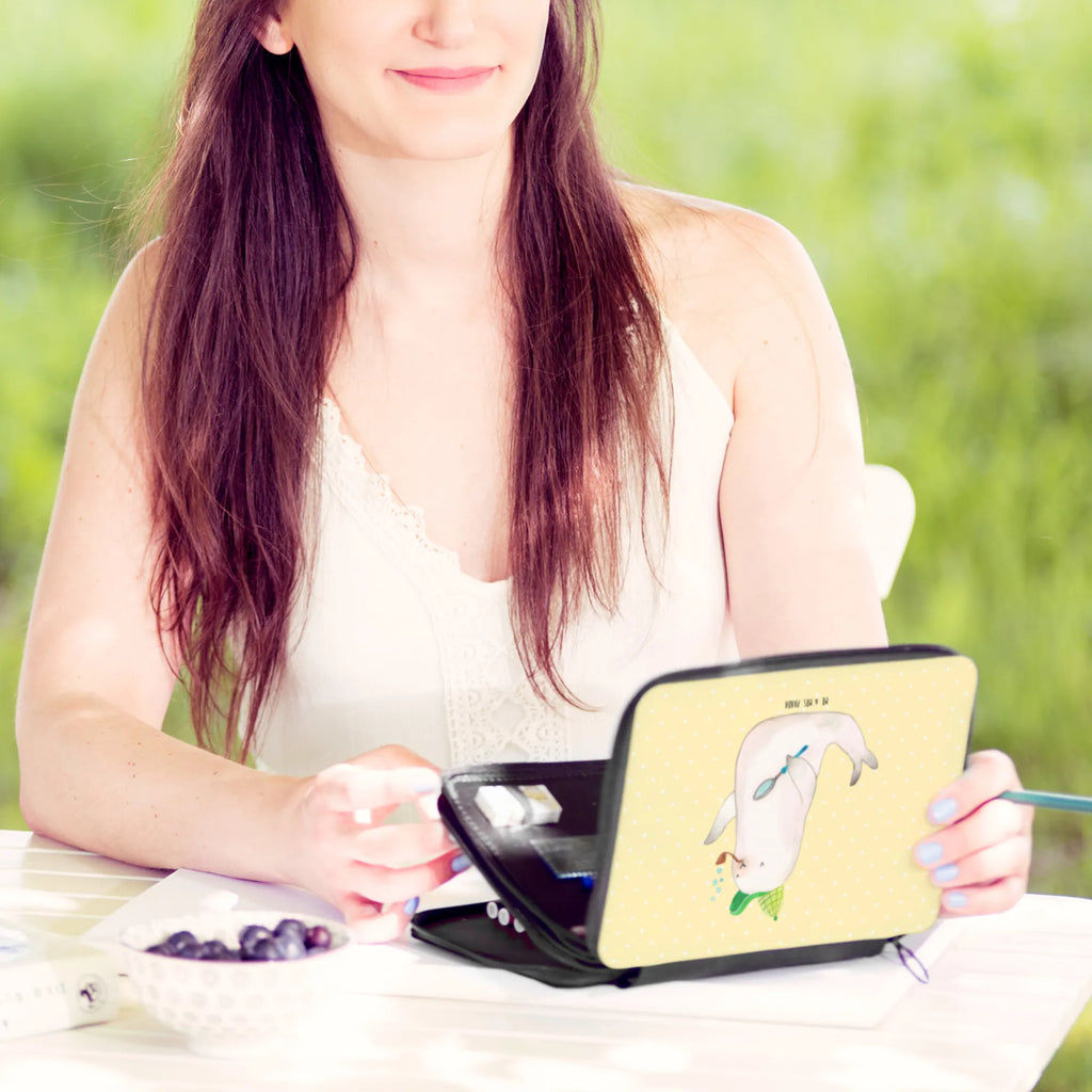 Federmappe Robbe Sherlock Bestückte Federmappe, Federmappe Einschulung, Kinder Federmappe, Einschulung, Büro Stifte Etui, Motiv, Stifte Etui, Schule, Schülerin, Schüler, Grundschule, Federmappe, Stiftetasche, Federmäppchen bedruckt, Geschenk, Federmäppchen, Stifterolle, Kind, Tiermotive, Gute Laune, lustige Sprüche, Tiere