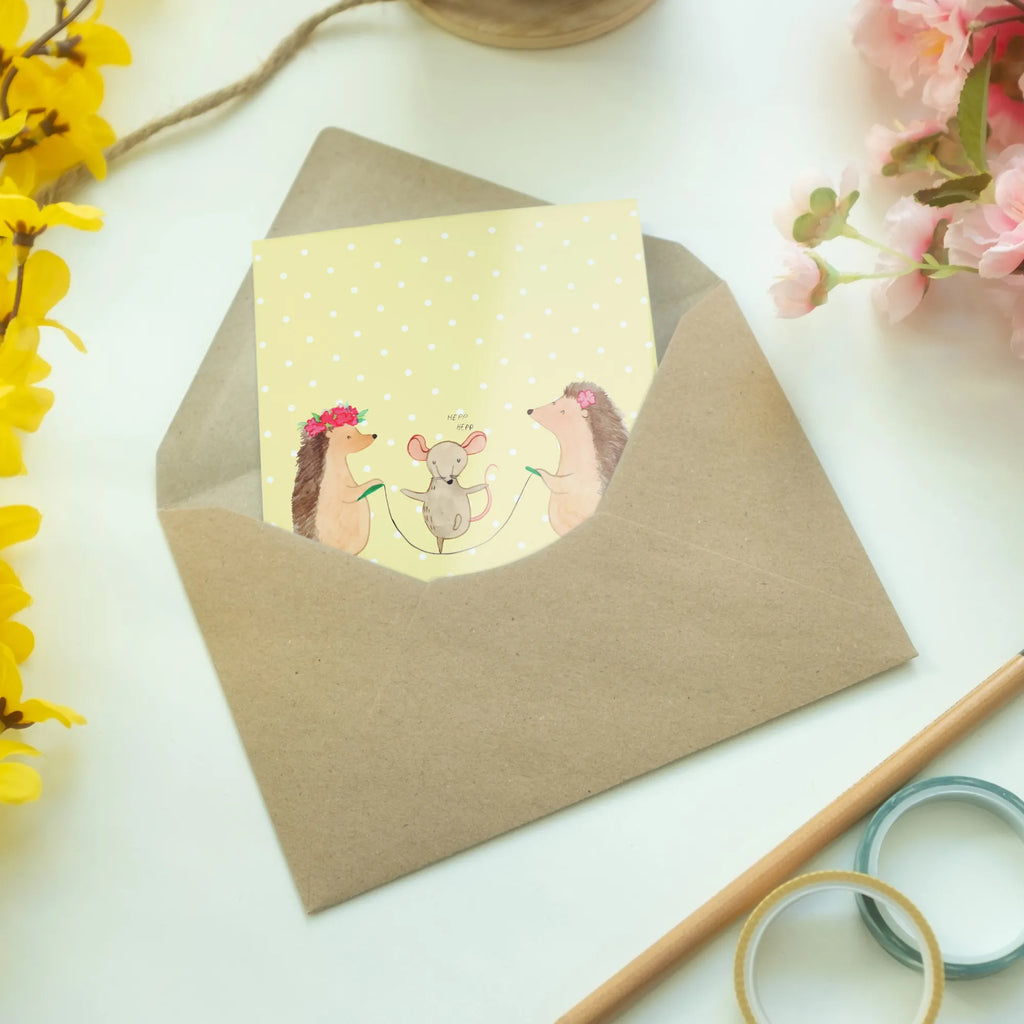 Greetings card Hedgehog skipping hochzeitskarten, weihnachtskarten, Grußkarten, Beileidskarte, osterkarte, firmungskarte, genesungskarte, Grußkarte, Glückwunschkarte, jubiläumskarte, Klappkarte, einladungskarten, glückwunschkarten, valentinstagskarte, vatertagskarte, dankeskarten, neujahrskarte, osterkarten, abiturkarte, spruchkarte, Motivkarte, kommunionskarte, babykarte, Tiere, Tiermotive, Gute Laune, Lustige Sprüche, Igel, Kindergarten, Seilhüpfen, Kinder, Maus, Seilspringen
