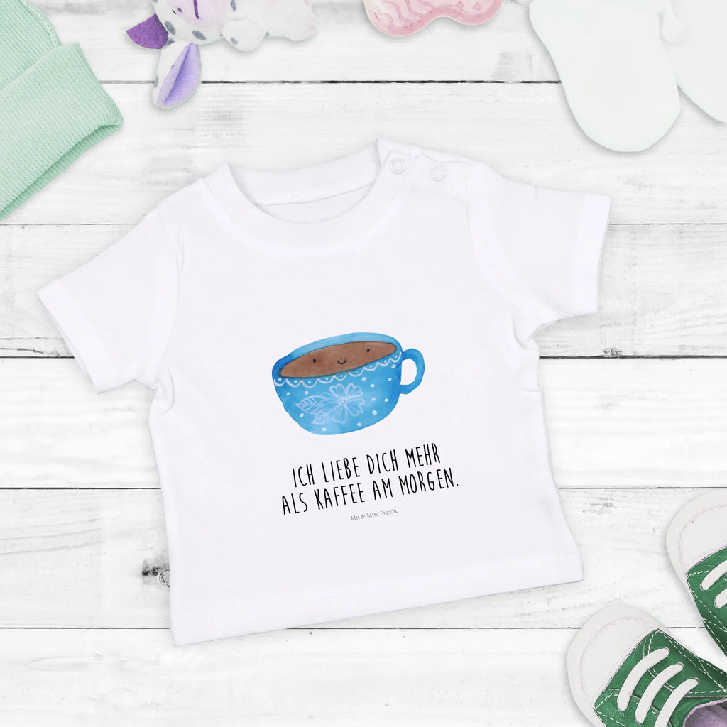 Organic Baby Shirt Coffee Cup Baby T-Shirt, Baby Shirt Mit Spruch, Baby Kurzarmshirt, Baby Shirt Neutral, Baby Pullover, Baby Shirt Junge, Baby Shirt Klassisch, Baby Bio Shirt, Süßes Baby Shirt, Baby Shirt Alltag, Baby Shirt Weiß, Baby Langarmshirt, Baby Shirt Zur Geburt, Baby Shirt Mit Motiv, Baby Shirt Geschenk, Baby Shirt Erstausstattung, Baby Shirt Unisex, Baby Baumwollshirt, Baby Hemd, Baby Jerseyshirt, Baby Oberteil, Baby Shirt Bunt, Baby Shirt, Baby Shirt Grau, Baby Shirt Modern, Baby Shirt Pastell, Lustiges Baby Shirt, Baby Shirt Mädchen, Baby Shirt Mit Aufdruck, Baby Shirt Gestreift, Baby Top, Baby Sweatshirt, Gute Laune, Tiermotive, Tiere, Lustige Sprüche, Tasse, Kaffee, Genuss, Glücklich, Liebe, Geschmack