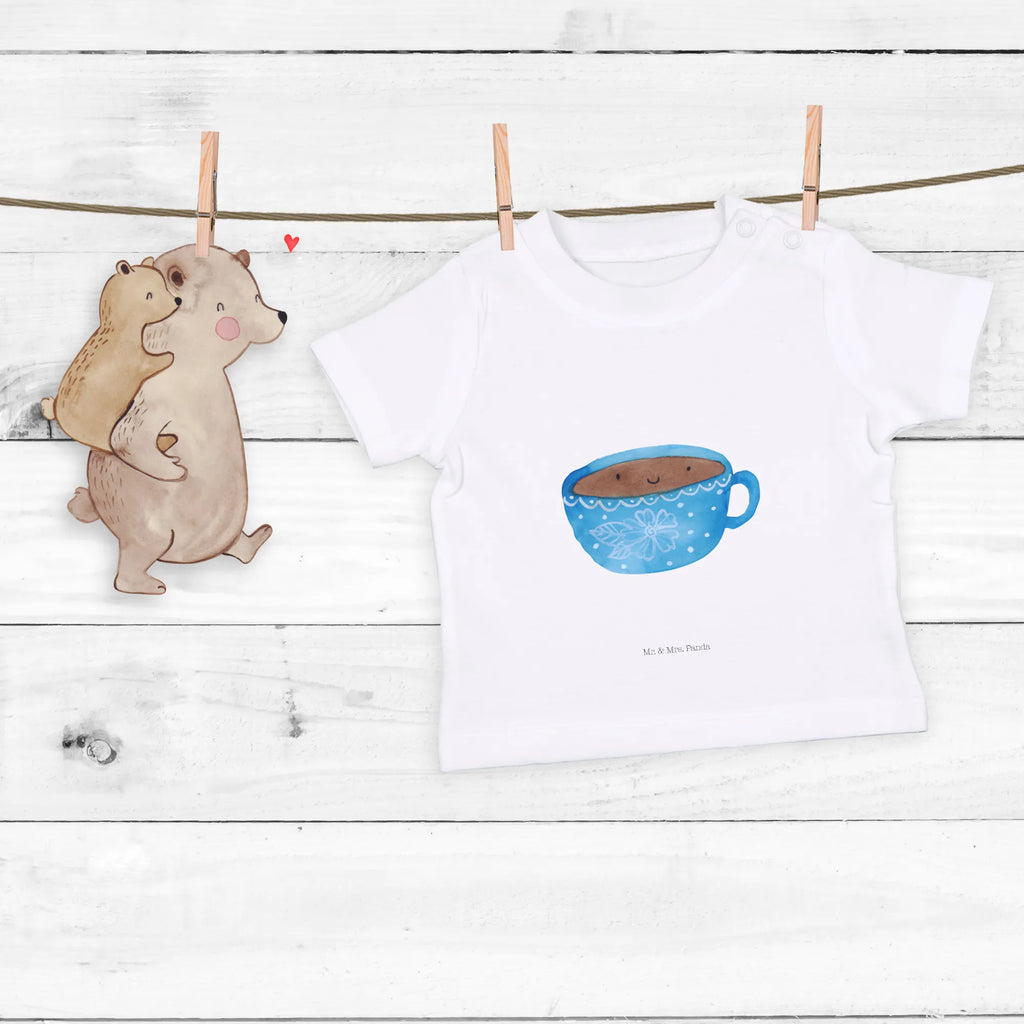 Organic Baby Shirt Coffee Cup Baby T-Shirt, Baby Shirt Mit Spruch, Baby Kurzarmshirt, Baby Shirt Neutral, Baby Pullover, Baby Shirt Junge, Baby Shirt Klassisch, Baby Bio Shirt, Süßes Baby Shirt, Baby Shirt Alltag, Baby Shirt Weiß, Baby Langarmshirt, Baby Shirt Zur Geburt, Baby Shirt Mit Motiv, Baby Shirt Geschenk, Baby Shirt Erstausstattung, Baby Shirt Unisex, Baby Baumwollshirt, Baby Hemd, Baby Jerseyshirt, Baby Oberteil, Baby Shirt Bunt, Baby Shirt, Baby Shirt Grau, Baby Shirt Modern, Baby Shirt Pastell, Lustiges Baby Shirt, Baby Shirt Mädchen, Baby Shirt Mit Aufdruck, Baby Shirt Gestreift, Baby Top, Baby Sweatshirt, Gute Laune, Tiermotive, Tiere, Lustige Sprüche, Tasse, Kaffee, Genuss, Glücklich, Liebe, Geschmack