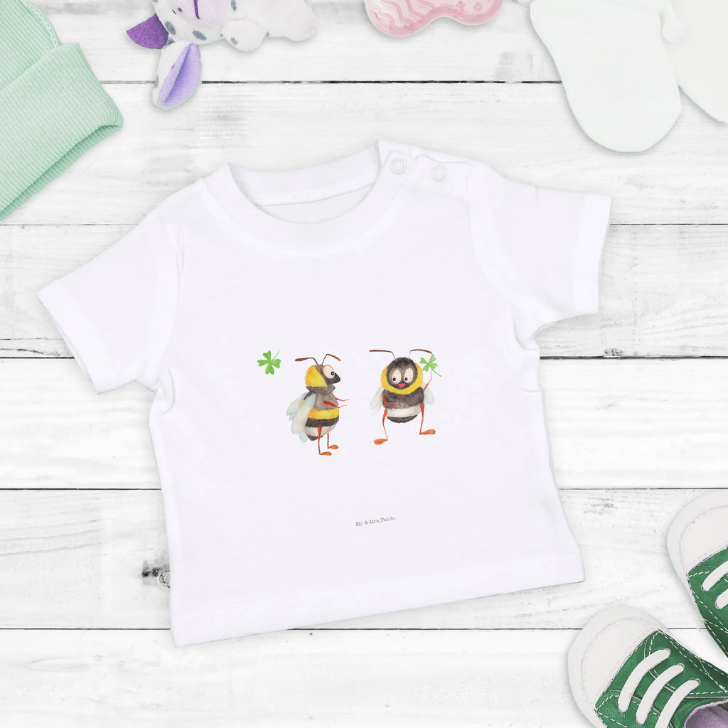 Organic Baby Shirt bumblebees shamrock Baby Sweatshirt, Baby Top, Baby Shirt Mit Motiv, Süßes Baby Shirt, Baby Shirt Junge, Baby Shirt Mädchen, Baby Shirt Bunt, Baby Shirt Geschenk, Baby Langarmshirt, Baby Shirt Grau, Baby Shirt Modern, Lustiges Baby Shirt, Baby T-Shirt, Baby Jerseyshirt, Baby Shirt Klassisch, Baby Shirt Unisex, Baby Shirt Gestreift, Baby Shirt Alltag, Baby Shirt Mit Aufdruck, Baby Pullover, Baby Shirt Zur Geburt, Baby Bio Shirt, Baby Baumwollshirt, Baby Shirt Mit Spruch, Baby Shirt, Baby Shirt Pastell, Baby Shirt Erstausstattung, Baby Shirt Weiß, Baby Kurzarmshirt, Baby Oberteil, Baby Hemd, Baby Shirt Neutral, Gute Laune, Tiermotive, Tiere, Lustige Sprüche, Hummel, glücklich Werden, Spruch schön, Spruch Positiv, glücklich sein, Spruch Fröhlich, Biene, Biene Deko