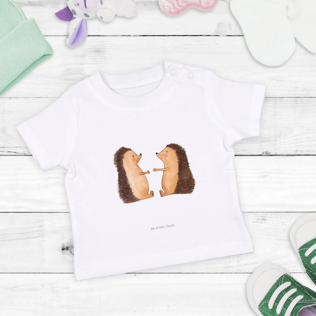 Organiczna koszulka dla niemowląt Miłość jeży Baby Shirt Zur Geburt, Baby Baumwollshirt, Baby Langarmshirt, Baby Shirt Erstausstattung, Baby Shirt Mädchen, Baby Bio Shirt, Baby Shirt Modern, Baby Shirt, Baby Shirt Geschenk, Baby Top, Baby Shirt Neutral, Baby Pullover, Baby Shirt Unisex, Lustiges Baby Shirt, Süßes Baby Shirt, Baby Shirt Mit Spruch, Baby Kurzarmshirt, Baby Shirt Grau, Baby Shirt Weiß, Baby Shirt Junge, Baby Jerseyshirt, Baby Shirt Bunt, Baby T-Shirt, Baby Sweatshirt, Baby Oberteil, Baby Shirt Mit Aufdruck, Baby Hemd, Baby Shirt Mit Motiv, Baby Shirt Klassisch, Baby Shirt Pastell, Baby Shirt Gestreift, Baby Shirt Alltag, Liebe, Partner, Freund, Freundin, Ehemann, Ehefrau, Heiraten, Verlobung, Heiratsantrag, Liebesgeschenk, Jahrestag, Hocheitstag, Verheiratet, Verliebt, Verlobt, Igel, Hochzeitstag, Liebesbeweis, Geschenk, Hochzeit