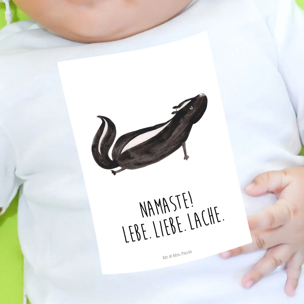 Organiczna koszulka dla niemowląt skunks Joga Baby Shirt Bunt, Baby Shirt Geschenk, Baby Baumwollshirt, Baby Shirt Mit Motiv, Baby Shirt Grau, Baby Shirt Klassisch, Baby Shirt Mädchen, Baby Shirt Modern, Baby Shirt Mit Aufdruck, Baby Shirt Mit Spruch, Baby T-Shirt, Baby Shirt Weiß, Baby Oberteil, Baby Pullover, Baby Shirt Junge, Baby Bio Shirt, Baby Langarmshirt, Baby Top, Süßes Baby Shirt, Lustiges Baby Shirt, Baby Shirt Neutral, Baby Shirt Gestreift, Baby Shirt, Baby Sweatshirt, Baby Shirt Erstausstattung, Baby Shirt Zur Geburt, Baby Jerseyshirt, Baby Shirt Unisex, Baby Shirt Pastell, Baby Hemd, Baby Shirt Alltag, Baby Kurzarmshirt, Skunk, Stinktier, Lebe, Yoga, Namaste, Wildtier, Lache, Stinki, Stinker, Liebe, Raubtier