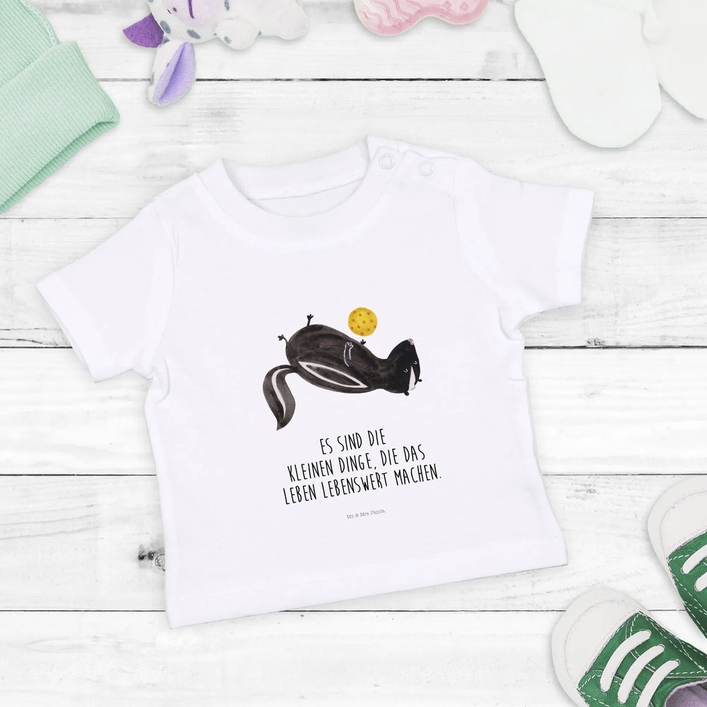 Organiczna koszulka dla niemowląt skunks piłka Baby Shirt Mädchen, Baby Shirt Klassisch, Baby Shirt Gestreift, Baby Shirt Bunt, Baby Shirt Junge, Baby Top, Baby Shirt Grau, Baby Shirt, Baby Shirt Mit Spruch, Baby Sweatshirt, Baby Baumwollshirt, Lustiges Baby Shirt, Baby Shirt Geschenk, Baby Shirt Mit Aufdruck, Süßes Baby Shirt, Baby Shirt Modern, Baby Hemd, Baby Shirt Zur Geburt, Baby Shirt Mit Motiv, Baby Shirt Unisex, Baby Pullover, Baby Shirt Erstausstattung, Baby Shirt Weiß, Baby Bio Shirt, Baby T-Shirt, Baby Shirt Alltag, Baby Oberteil, Baby Jerseyshirt, Baby Kurzarmshirt, Baby Shirt Pastell, Baby Shirt Neutral, Baby Langarmshirt, Skunk, Stinktier, Wildtier, Raubtier, Verspielt, Weisheit, Stinki, Stinker