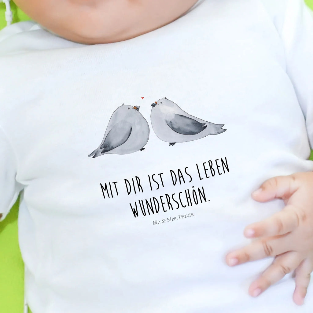 Organic Baby Shirt Turteltauben Liebe Baby Shirt Klassisch, Lustiges Baby Shirt, Baby Baumwollshirt, Baby Shirt Mit Aufdruck, Baby Bio Shirt, Süßes Baby Shirt, Baby T-Shirt, Baby Shirt Mit Spruch, Baby Shirt, Baby Hemd, Baby Shirt Grau, Baby Shirt Geschenk, Baby Jerseyshirt, Baby Top, Baby Shirt Gestreift, Baby Shirt Modern, Baby Shirt Mädchen, Baby Langarmshirt, Baby Sweatshirt, Baby Shirt Pastell, Baby Shirt Weiß, Baby Shirt Junge, Baby Shirt Unisex, Baby Shirt Bunt, Baby Shirt Zur Geburt, Baby Shirt Alltag, Baby Shirt Mit Motiv, Baby Shirt Erstausstattung, Baby Shirt Neutral, Baby Oberteil, Baby Kurzarmshirt, Baby Pullover, Heiratsantrag, Partner, Hocheitstag, Ehemann, Liebe, Ehefrau, Jahrestag, Freund, Liebesgeschenk, Verlobung, Freundin, Heiraten, Verlobt, Geschenk Hochzeit, Tauben, Turteltauben, Geschenk Freund, Verliebt, Geschenk Freundin, Verheiratet, Turteltäubchen, Hochzeitstag, Liebesbeweis
