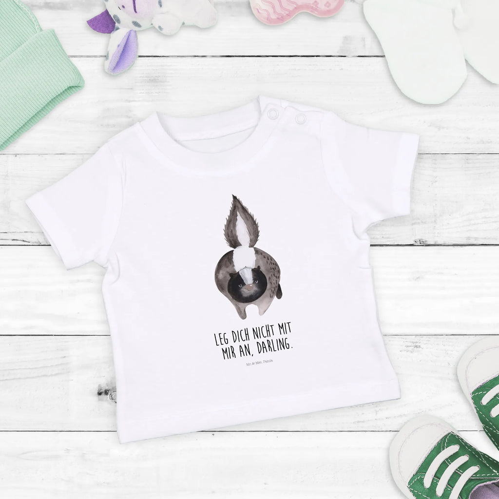 Organic Baby Shirt Stinktier Angriff Süßes Baby Shirt, Baby Shirt Unisex, Baby Shirt Junge, Baby Shirt Gestreift, Baby Pullover, Baby Langarmshirt, Baby Sweatshirt, Baby Shirt Weiß, Baby Shirt, Baby T-Shirt, Baby Shirt Erstausstattung, Baby Shirt Mit Aufdruck, Baby Shirt Mädchen, Baby Jerseyshirt, Baby Shirt Pastell, Baby Shirt Neutral, Baby Shirt Geschenk, Baby Shirt Grau, Baby Top, Baby Shirt Mit Motiv, Baby Shirt Alltag, Baby Shirt Klassisch, Baby Shirt Bunt, Baby Bio Shirt, Baby Kurzarmshirt, Lustiges Baby Shirt, Baby Oberteil, Baby Shirt Zur Geburt, Baby Shirt Mit Spruch, Baby Hemd, Baby Shirt Modern, Baby Baumwollshirt, Skunk, Stinktier, Stinki, Stinker, wütend, Wildtier, Drohung, Raubtier