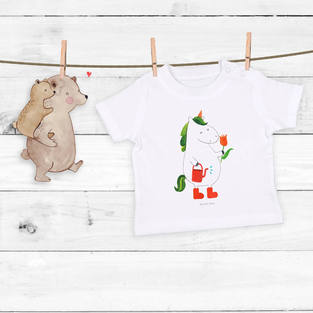 Organic Baby Shirt unicorn gardener Baby Shirt Klassisch, Baby Shirt Weiß, Lustiges Baby Shirt, Baby Jerseyshirt, Baby Baumwollshirt, Baby Shirt Mit Motiv, Baby Shirt Erstausstattung, Baby Top, Baby Shirt Modern, Baby Shirt Mit Spruch, Baby Shirt Alltag, Baby Shirt, Baby Shirt Unisex, Baby Langarmshirt, Baby Hemd, Baby Shirt Neutral, Baby Kurzarmshirt, Baby Shirt Pastell, Baby Bio Shirt, Baby Shirt Junge, Baby Shirt Grau, Baby Shirt Gestreift, Baby Shirt Mädchen, Baby Oberteil, Baby Sweatshirt, Baby Shirt Geschenk, Baby Pullover, Süßes Baby Shirt, Baby Shirt Zur Geburt, Baby Shirt Bunt, Baby T-Shirt, Baby Shirt Mit Aufdruck, Einhorn Deko, Einhörner, Einhorn, Unicorn, Garten, Stiefel, Freude, Lebenslust, Blume, Gießkanne, Luftballon, Freundin, Giesskanne