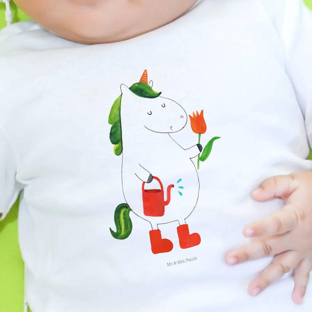 Organic Baby Shirt unicorn gardener Baby Shirt Klassisch, Baby Shirt Weiß, Lustiges Baby Shirt, Baby Jerseyshirt, Baby Baumwollshirt, Baby Shirt Mit Motiv, Baby Shirt Erstausstattung, Baby Top, Baby Shirt Modern, Baby Shirt Mit Spruch, Baby Shirt Alltag, Baby Shirt, Baby Shirt Unisex, Baby Langarmshirt, Baby Hemd, Baby Shirt Neutral, Baby Kurzarmshirt, Baby Shirt Pastell, Baby Bio Shirt, Baby Shirt Junge, Baby Shirt Grau, Baby Shirt Gestreift, Baby Shirt Mädchen, Baby Oberteil, Baby Sweatshirt, Baby Shirt Geschenk, Baby Pullover, Süßes Baby Shirt, Baby Shirt Zur Geburt, Baby Shirt Bunt, Baby T-Shirt, Baby Shirt Mit Aufdruck, Einhorn Deko, Einhörner, Einhorn, Unicorn, Garten, Stiefel, Freude, Lebenslust, Blume, Gießkanne, Luftballon, Freundin, Giesskanne