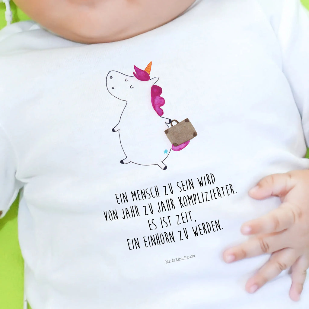Organiczna koszulka dla niemowląt Jednorożec walizka Baby Baumwollshirt, Baby Shirt, Baby Langarmshirt, Baby T-Shirt, Baby Shirt Alltag, Baby Shirt Zur Geburt, Süßes Baby Shirt, Baby Shirt Geschenk, Baby Shirt Grau, Baby Oberteil, Baby Shirt Mit Motiv, Baby Bio Shirt, Baby Shirt Junge, Baby Pullover, Baby Shirt Mit Aufdruck, Baby Top, Baby Shirt Neutral, Baby Shirt Klassisch, Baby Shirt Mädchen, Baby Shirt Gestreift, Baby Shirt Erstausstattung, Baby Kurzarmshirt, Baby Shirt Weiß, Baby Shirt Pastell, Baby Sweatshirt, Baby Jerseyshirt, Baby Shirt Unisex, Baby Shirt Bunt, Baby Hemd, Baby Shirt Mit Spruch, Lustiges Baby Shirt, Baby Shirt Modern, Einhorn Deko, Einhörner, Einhorn, Unicorn, Abenteuer, Erwachsen, Kind, Witzig, Spaß, Gepäck, Reise, Verreisen, Lustig, Albern, Koffer