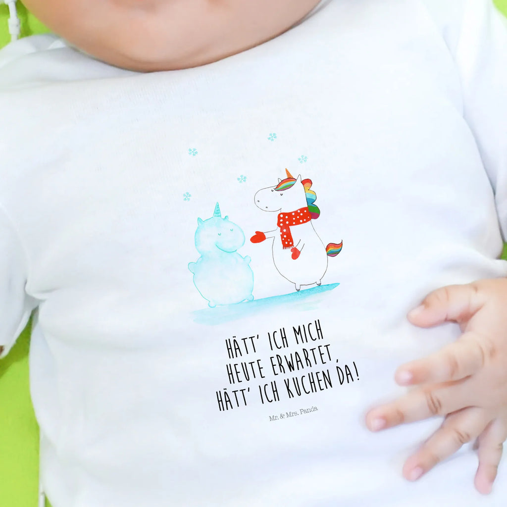 Organiczna koszulka dla niemowląt jednorożec Bałwan Baby T-Shirt, Baby Shirt Geschenk, Baby Shirt Modern, Baby Baumwollshirt, Baby Shirt Klassisch, Baby Jerseyshirt, Baby Sweatshirt, Baby Shirt Mit Spruch, Baby Shirt Bunt, Baby Shirt Mit Aufdruck, Baby Langarmshirt, Baby Shirt Mädchen, Baby Shirt Pastell, Baby Shirt, Baby Oberteil, Baby Hemd, Baby Shirt Neutral, Baby Shirt Mit Motiv, Baby Shirt Zur Geburt, Lustiges Baby Shirt, Baby Top, Baby Shirt Weiß, Baby Shirt Junge, Baby Shirt Grau, Baby Pullover, Baby Kurzarmshirt, Baby Shirt Erstausstattung, Baby Shirt Alltag, Baby Shirt Unisex, Baby Shirt Gestreift, Süßes Baby Shirt, Baby Bio Shirt, Einhorn Deko, Einhörner, Einhorn, Unicorn, Schneemann, Mütze, Handschuhe, Weihnachten, Schnee, X-Mas, Winter, Kuchen, kalt