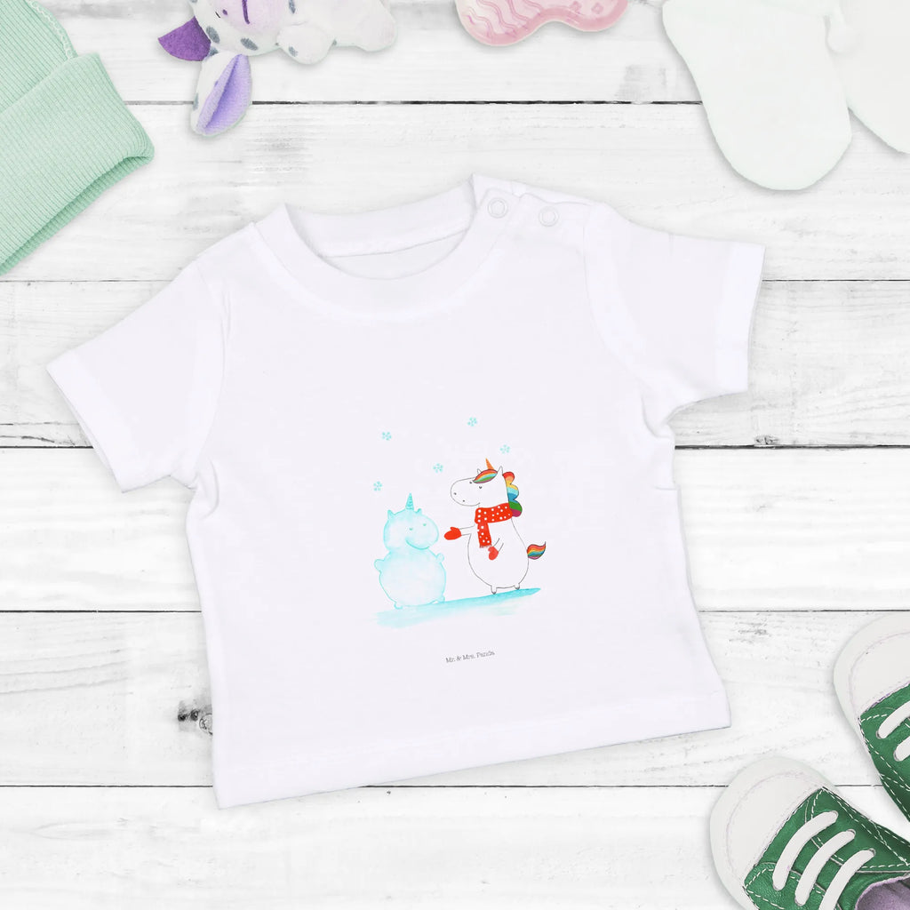 Organiczna koszulka dla niemowląt jednorożec Bałwan Baby T-Shirt, Baby Shirt Geschenk, Baby Shirt Modern, Baby Baumwollshirt, Baby Shirt Klassisch, Baby Jerseyshirt, Baby Sweatshirt, Baby Shirt Mit Spruch, Baby Shirt Bunt, Baby Shirt Mit Aufdruck, Baby Langarmshirt, Baby Shirt Mädchen, Baby Shirt Pastell, Baby Shirt, Baby Oberteil, Baby Hemd, Baby Shirt Neutral, Baby Shirt Mit Motiv, Baby Shirt Zur Geburt, Lustiges Baby Shirt, Baby Top, Baby Shirt Weiß, Baby Shirt Junge, Baby Shirt Grau, Baby Pullover, Baby Kurzarmshirt, Baby Shirt Erstausstattung, Baby Shirt Alltag, Baby Shirt Unisex, Baby Shirt Gestreift, Süßes Baby Shirt, Baby Bio Shirt, Einhorn Deko, Einhörner, Einhorn, Unicorn, Schneemann, Mütze, Handschuhe, Weihnachten, Schnee, X-Mas, Winter, Kuchen, kalt