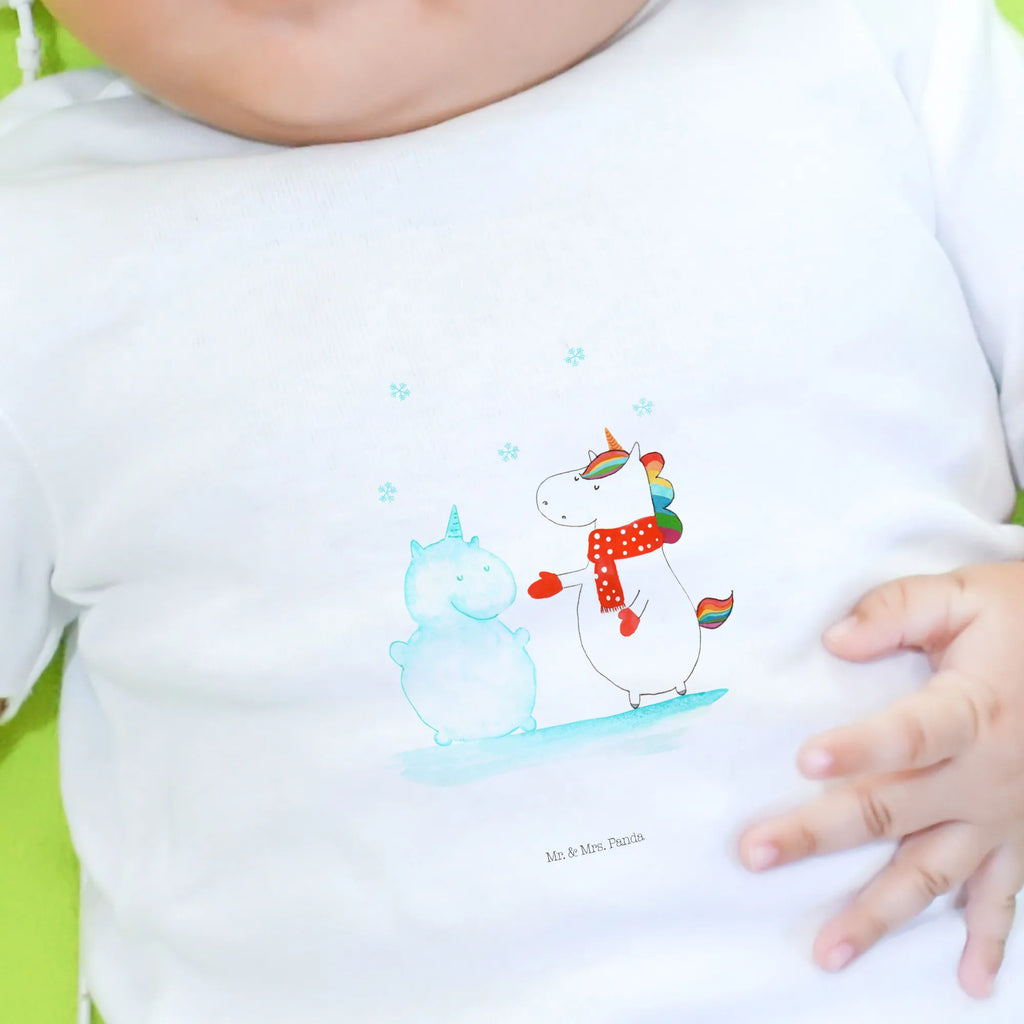 Organiczna koszulka dla niemowląt jednorożec Bałwan Baby T-Shirt, Baby Shirt Geschenk, Baby Shirt Modern, Baby Baumwollshirt, Baby Shirt Klassisch, Baby Jerseyshirt, Baby Sweatshirt, Baby Shirt Mit Spruch, Baby Shirt Bunt, Baby Shirt Mit Aufdruck, Baby Langarmshirt, Baby Shirt Mädchen, Baby Shirt Pastell, Baby Shirt, Baby Oberteil, Baby Hemd, Baby Shirt Neutral, Baby Shirt Mit Motiv, Baby Shirt Zur Geburt, Lustiges Baby Shirt, Baby Top, Baby Shirt Weiß, Baby Shirt Junge, Baby Shirt Grau, Baby Pullover, Baby Kurzarmshirt, Baby Shirt Erstausstattung, Baby Shirt Alltag, Baby Shirt Unisex, Baby Shirt Gestreift, Süßes Baby Shirt, Baby Bio Shirt, Einhorn Deko, Einhörner, Einhorn, Unicorn, Schneemann, Mütze, Handschuhe, Weihnachten, Schnee, X-Mas, Winter, Kuchen, kalt