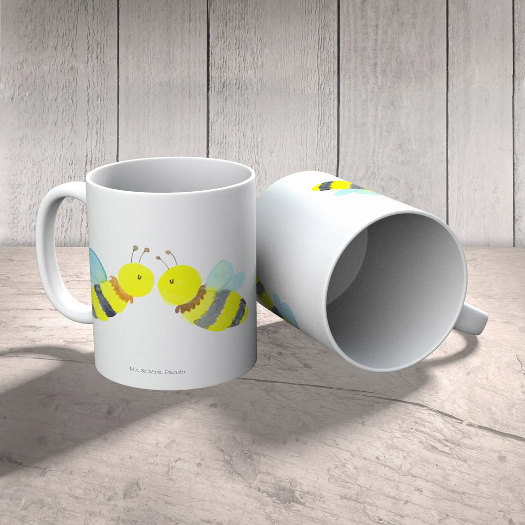 Tasse Biene Liebe design tasse, Sprüchetasse, Keramikbecher, Tasse, Henkeltasse, tasse für kaffee, kaffeebecher bedruckt, Dekotasse, Bürobecher, Teebecher, Geschenktasse, kaffeetasse keramik, Teetasse, kaffeetasse bedruckt, Kakaotasse, statement tasse, Kaffeepott, Motivtasse, Trinkbecher, Coffee Mug, kaffeebecher keramik, milchkaffeetasse, Kaffeetasse, tasse für büro, schöne tasse, Keramiktasse, Mug, Henkelbecher, Bürotasse, Designtasse, hochwertige tasse, Tasse mit Spruch, haferl, Pott, heißgetränkebecher, Teepott, Tasse mit Motiv, Trinktasse, Bedruckte Tasse, Kaffeebecher, Frühstückstasse, Frühstücksbecher, Becher, Wespe, Biene, Hummel