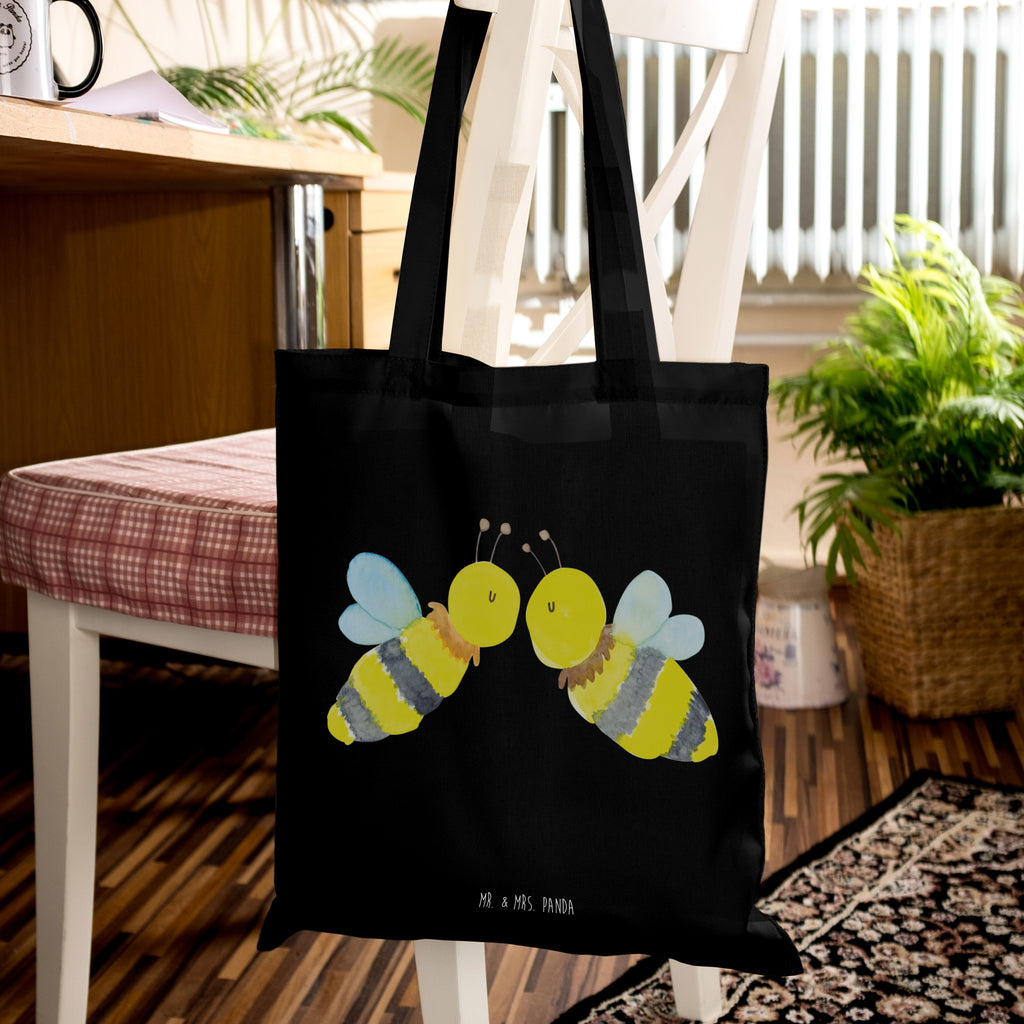 Tragetasche Biene Liebe Tote Bag, Schultasche, Shopper, canvas tasche, Baumwoll-Tragetasche, Strandtasche, Stofftasche, tragetasche baumwolle, Alltagstasche, Baumwollbeutel, campus tasche, Einkaufstasche, umhängetasche baumwolle, Umhängetasche, universaltasche, Schulbeutel, Tasche, Baumwolltasche, festival tasche, einkaufsshopper, Unitasche, studententasche, Einkaufstüte, beutel baumwolle, dokumententasche, einkaufstasche baumwolle, schulterbeutel, totebag, schultertasche baumwolle, Laptoptasche, henkeltasche baumwolle, Einkaufsbeutel, tasche baumwolle, Beutel, Shopping Tasche, Baumwoll-Shopper, Jutebeutel, textiltasche, Stoff-Tragetasche, tragbeutel, Büchertasche, stoff shopper, Freizeittasche, Schultertasche, Tragetasche, festivaltasche, baumwoll shopper, Uni Tasche, freizeitbeutel, Tüte, Stoffbeutel, Henkeltasche, Jutetasche, stofftasche baumwolle, umhängebeutel, textilbeutel, Biene, Wespe, Hummel