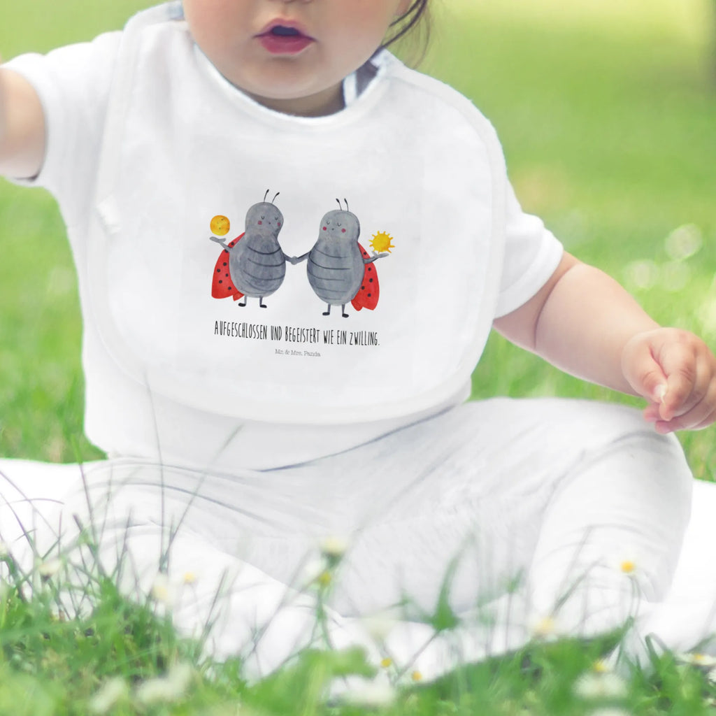 Organic Babylätzchen Sternzeichen Zwilling Halstuch Für Neugeborene, Babylätzchen, Lustiges Babylätzchen, Lätzchen Mit Spruch, Sabberlätzchen, Babylätzchen Mit Motiv, Babylätzchen Für Mädchen, Baby Halstuch, Baby Lätzchen, Babylätzchen Weich, Kleckerschutz Baby, Babylätzchen Bio Baumwolle, Babylätzchen Bunt, Babylätzchen Als Geschenk, Lätzchen Für Babys, Babylätzchen Aus Baumwolle, Spucktuch Baby, Babylätzchen Für Kita, Babylätzchen Wasserfest, Babylätzchen Waschbar, Dreieckstuch Baby, Babylätzchen Handgemacht, Babylätzchen Mit Druckknopf, Baby Latz, Babylätzchen Neutral, Babylätzchen Für Jungen, Babylätzchen Alltagstauglich, Esslätzchen Baby, Babylätzchen Design, Lätzchen Baby, Baby Esslätzchen, Babyhalstuch, Babylätzchen Mit Klettverschluss, Baby Lätzchen Set, Babylätzchen Für Beikost, Neugeborenen Lätzchen, Tierkreiszeichen, Sternzeichen, Horoskop, Astrologie, Aszendent, Geschenk Juni, Geschenk Mai, Zwilling Sternzeichen, Zwillinge, Zwillingsschwester, Zwilling Geschenk, Geburtstag Mai, Zwillingsbruder, Glückskäfer, Marienkäfer