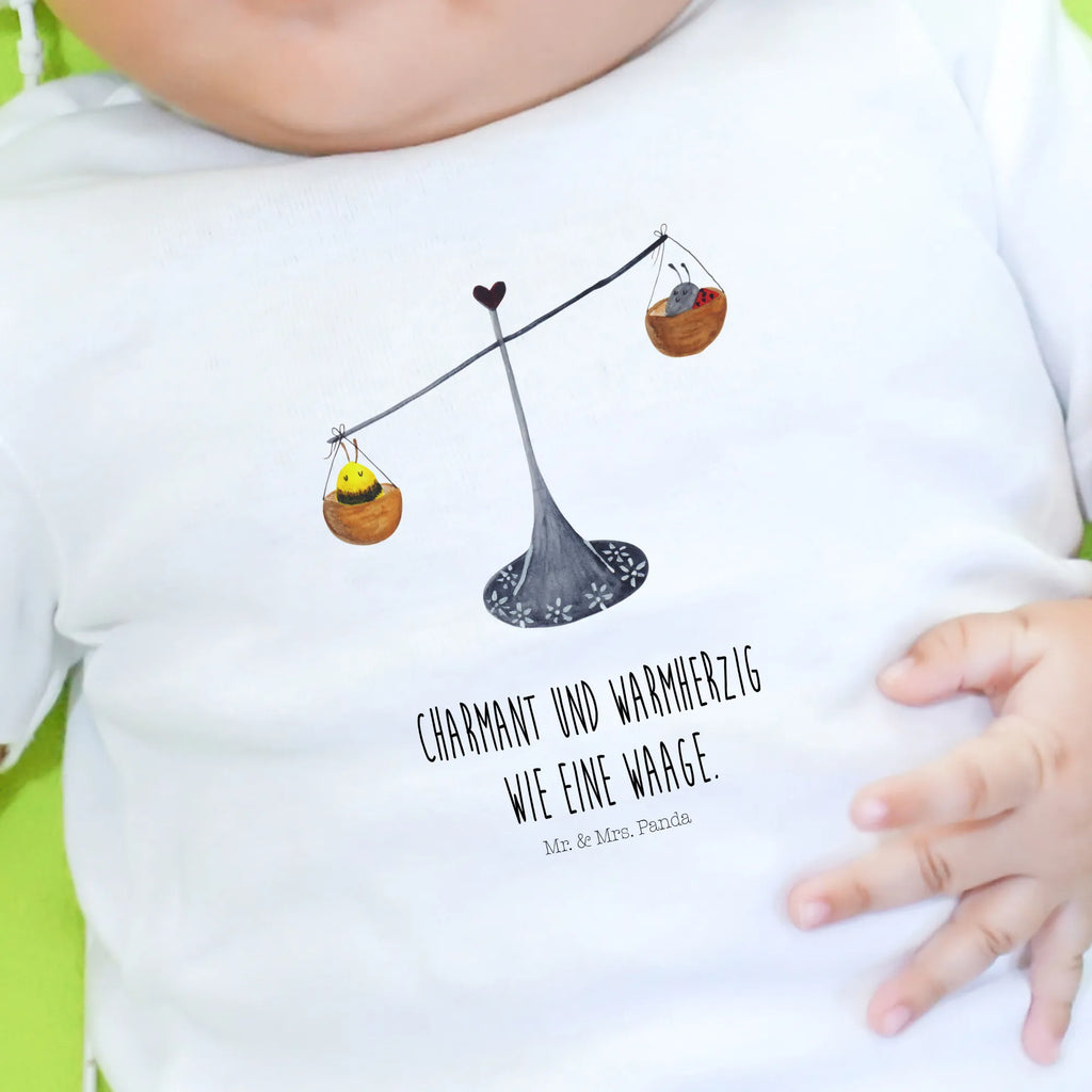 Organiczna koszulka dla niemowląt Znak zodiaku waga Baby Pullover, Baby Shirt, Baby Shirt Mit Aufdruck, Baby Bio Shirt, Baby Shirt Geschenk, Baby Shirt Junge, Baby Top, Baby Hemd, Baby Shirt Erstausstattung, Baby Shirt Neutral, Baby Shirt Mädchen, Baby Sweatshirt, Baby Shirt Mit Spruch, Baby Jerseyshirt, Baby Shirt Zur Geburt, Baby Oberteil, Baby Shirt Weiß, Baby Shirt Gestreift, Baby T-Shirt, Baby Shirt Mit Motiv, Süßes Baby Shirt, Baby Baumwollshirt, Baby Shirt Klassisch, Baby Shirt Alltag, Baby Langarmshirt, Baby Kurzarmshirt, Baby Shirt Modern, Baby Shirt Grau, Baby Shirt Unisex, Baby Shirt Bunt, Lustiges Baby Shirt, Baby Shirt Pastell, Tierkreiszeichen, Sternzeichen, Horoskop, Astrologie, Aszendent, Hummel, Waage Sternzeichen, Waage Geschenk, Geburtstag September, Waage, Marienkäfer, Geschenk September, Geschenk Oktober, Geburtstag Oktober, Biene, Gleichgewicht