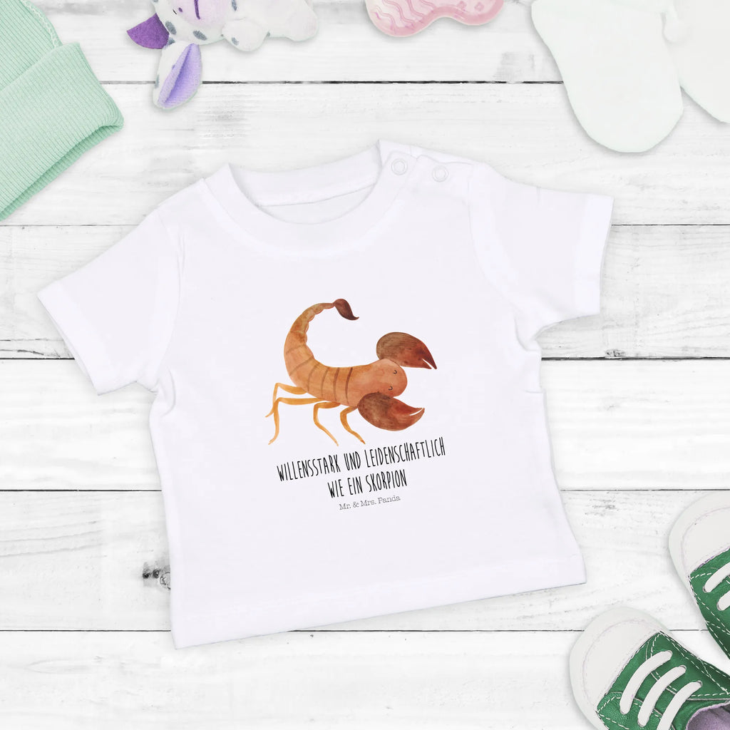 Organiczna koszulka dla niemowląt znak zodiaku Skorpion Baby Langarmshirt, Baby Shirt Zur Geburt, Baby Shirt Modern, Baby Baumwollshirt, Baby Shirt Erstausstattung, Baby Shirt Weiß, Baby Top, Baby Shirt Pastell, Baby Shirt Grau, Baby Shirt Alltag, Baby Shirt Neutral, Baby Shirt Mit Spruch, Baby Shirt Mit Motiv, Baby Shirt Junge, Baby Shirt Klassisch, Baby Kurzarmshirt, Baby T-Shirt, Baby Shirt Mit Aufdruck, Baby Shirt, Baby Shirt Geschenk, Baby Shirt Unisex, Süßes Baby Shirt, Baby Jerseyshirt, Baby Oberteil, Baby Shirt Bunt, Baby Shirt Gestreift, Lustiges Baby Shirt, Baby Pullover, Baby Shirt Mädchen, Baby Hemd, Baby Bio Shirt, Baby Sweatshirt, Horoskop, Astrologie, Sternzeichen, Aszendent, Tierkreiszeichen, Skorpion Sternzeichen, Geschenk Oktober, Geburtstag Oktober, Geburtstag November, Skorpione, Geschenk November, Skorpion Geschenk