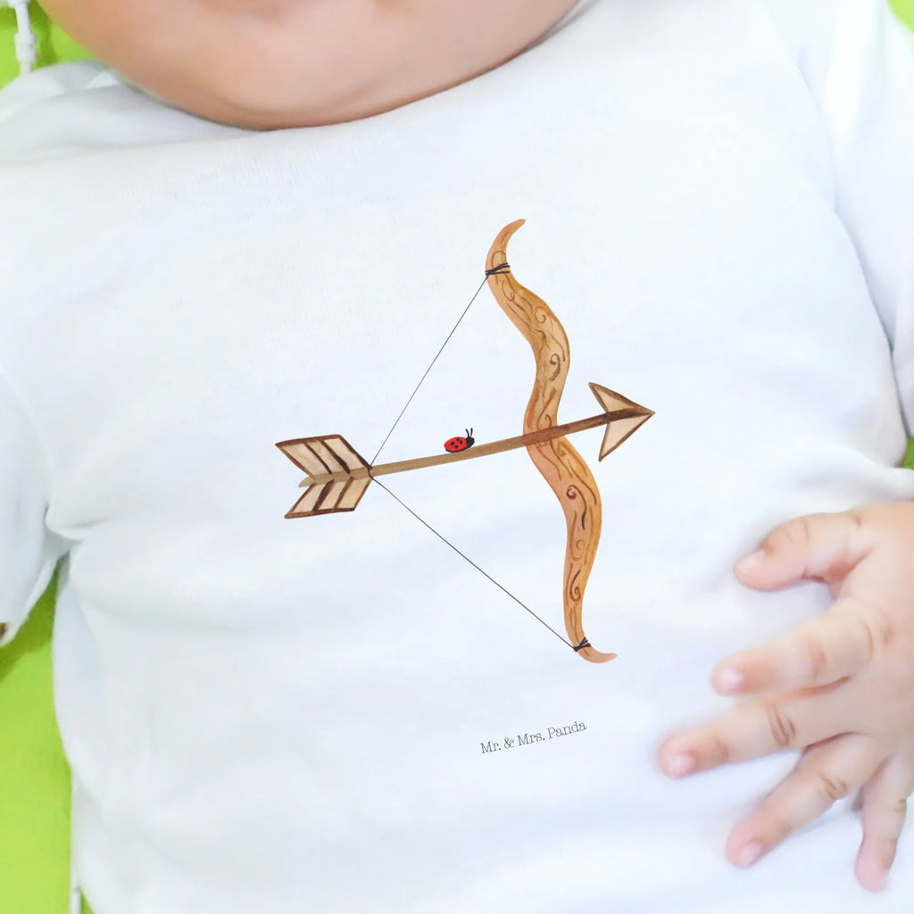 Organiczna koszulka dla niemowląt Znak zodiaku Strzelec Süßes Baby Shirt, Baby Shirt Erstausstattung, Baby Langarmshirt, Lustiges Baby Shirt, Baby Shirt Mädchen, Baby Shirt Neutral, Baby Shirt Zur Geburt, Baby Sweatshirt, Baby Shirt Grau, Baby Hemd, Baby Shirt Pastell, Baby Shirt Unisex, Baby Bio Shirt, Baby Shirt Mit Motiv, Baby Shirt Geschenk, Baby Shirt Bunt, Baby Shirt Modern, Baby Shirt, Baby Shirt Klassisch, Baby Shirt Alltag, Baby Shirt Mit Spruch, Baby Oberteil, Baby Jerseyshirt, Baby Shirt Mit Aufdruck, Baby Top, Baby Shirt Junge, Baby T-Shirt, Baby Baumwollshirt, Baby Shirt Gestreift, Baby Kurzarmshirt, Baby Pullover, Baby Shirt Weiß, Sternzeichen, Tierkreiszeichen, Horoskop, Astrologie, Aszendent, Schütze Sternzeichen, Schütze Geschenk, Geburtstag Dezember, Geschenk Schützenfest, Geschenk November, Geschenk Dezember, Schütze, Geburtstag November
