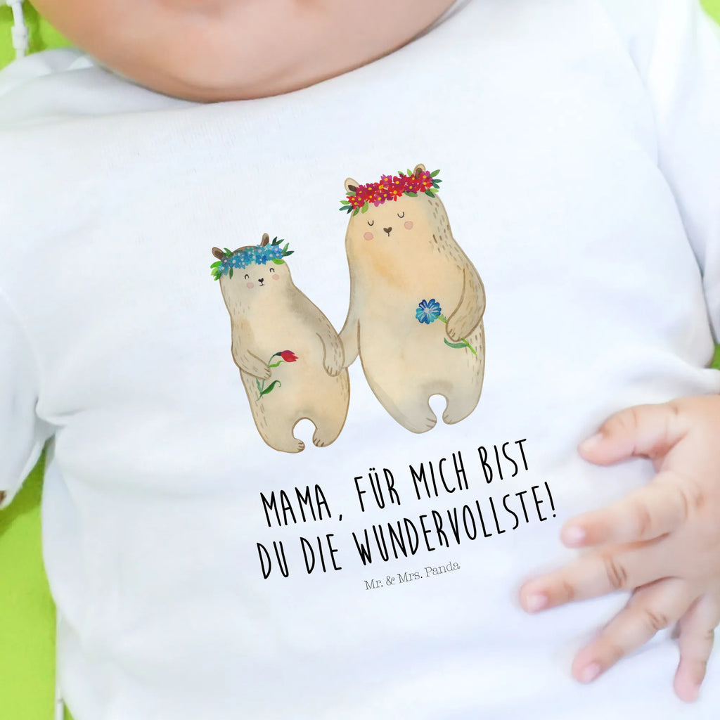 Organiczna koszulka dla niemowląt Niedźwiedzie z wianuszkiem Baby Shirt Erstausstattung, Baby Jerseyshirt, Baby Hemd, Baby Shirt Bunt, Baby Shirt Geschenk, Baby Shirt Mit Aufdruck, Baby Shirt Weiß, Baby Sweatshirt, Baby Pullover, Baby Shirt Zur Geburt, Baby Top, Lustiges Baby Shirt, Baby T-Shirt, Baby Shirt Mit Spruch, Baby Shirt Alltag, Baby Shirt Pastell, Baby Shirt Modern, Baby Langarmshirt, Baby Shirt Junge, Baby Kurzarmshirt, Baby Shirt Grau, Baby Shirt Gestreift, Baby Shirt, Baby Shirt Mädchen, Baby Bio Shirt, Baby Baumwollshirt, Baby Shirt Mit Motiv, Baby Shirt Unisex, Baby Oberteil, Süßes Baby Shirt, Baby Shirt Klassisch, Baby Shirt Neutral, Opa, Papa, Mama, Familie, Oma, Vatertag, Schwester, Bruder, Muttertag, Mutter, Bären, Kinder, Geschenk Mama. Muttertag, Bär, Lieblingsmensch, Tochter, Mami, Töchter, Mutti, Family, Weltbeste Mama, Kind, Beste Mutter, Lieblingsmama, Vorbild