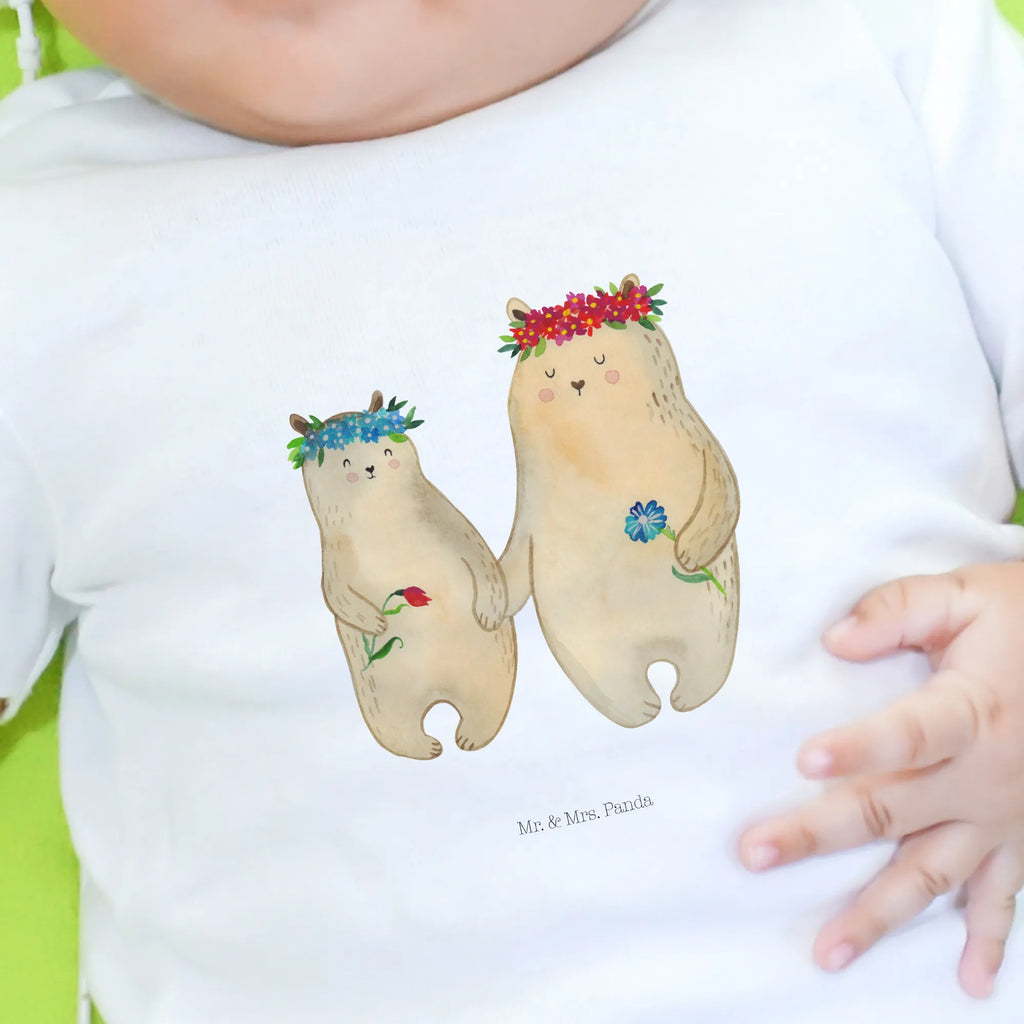 Organiczna koszulka dla niemowląt Niedźwiedzie z wianuszkiem Baby Shirt Erstausstattung, Baby Jerseyshirt, Baby Hemd, Baby Shirt Bunt, Baby Shirt Geschenk, Baby Shirt Mit Aufdruck, Baby Shirt Weiß, Baby Sweatshirt, Baby Pullover, Baby Shirt Zur Geburt, Baby Top, Lustiges Baby Shirt, Baby T-Shirt, Baby Shirt Mit Spruch, Baby Shirt Alltag, Baby Shirt Pastell, Baby Shirt Modern, Baby Langarmshirt, Baby Shirt Junge, Baby Kurzarmshirt, Baby Shirt Grau, Baby Shirt Gestreift, Baby Shirt, Baby Shirt Mädchen, Baby Bio Shirt, Baby Baumwollshirt, Baby Shirt Mit Motiv, Baby Shirt Unisex, Baby Oberteil, Süßes Baby Shirt, Baby Shirt Klassisch, Baby Shirt Neutral, Opa, Papa, Mama, Familie, Oma, Vatertag, Schwester, Bruder, Muttertag, Mutter, Bären, Kinder, Geschenk Mama. Muttertag, Bär, Lieblingsmensch, Tochter, Mami, Töchter, Mutti, Family, Weltbeste Mama, Kind, Beste Mutter, Lieblingsmama, Vorbild