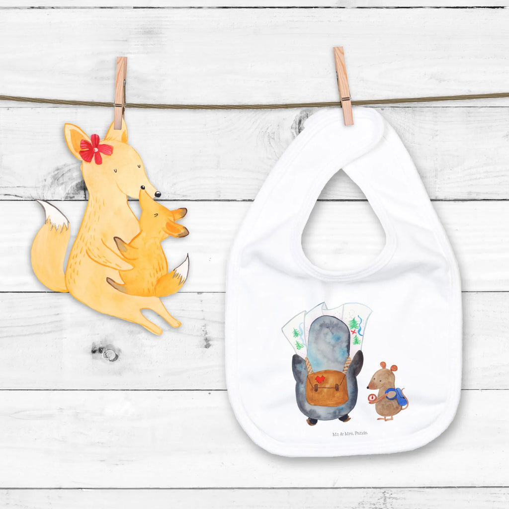 Bib Penguin & Mouse Hiker Baby Esslätzchen, Babylätzchen Mit Motiv, Babylätzchen, Babylätzchen Bunt, Babylätzchen Mit Druckknopf, Babylätzchen Als Geschenk, Baby Lätzchen Set, Babylätzchen Für Mädchen, Neugeborenen Lätzchen, Babylätzchen Für Kita, Babyhalstuch, Baby Lätzchen, Babylätzchen Handgemacht, Lätzchen Mit Spruch, Spucktuch Baby, Baby Halstuch, Kleckerschutz Baby, Babylätzchen Waschbar, Babylätzchen Aus Baumwolle, Lätzchen Baby, Dreieckstuch Baby, Baby Latz, Babylätzchen Neutral, Sabberlätzchen, Babylätzchen Weich, Babylätzchen Wasserfest, Babylätzchen Für Beikost, Babylätzchen Mit Klettverschluss, Esslätzchen Baby, Babylätzchen Bio Baumwolle, Lustiges Babylätzchen, Babylätzchen Design, Babylätzchen Alltagstauglich, Lätzchen Für Babys, Babylätzchen Für Jungen, Halstuch Für Neugeborene, Pinguin, Wanderlust, Pinguine, wandern, Abenteuer, Ausflug, Roadtrip, Abenteurer