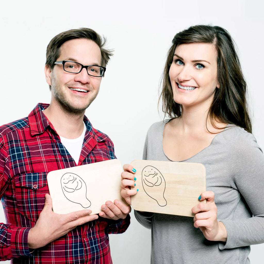 Küchenbrett Seekuh Happy Küchenbrett, Frühstücksbrettchen, Schneidebrett, Frühstücksbrett, Schneidebrett Holz, Holzbrett, Meerestiere, Meer, Urlaub, Achtsamkeit, Respekt, Freundin, Neuanfang, Seekuh, Zufrieden, Liebeskummer, Seekühe, Neustart, Selbstliebe