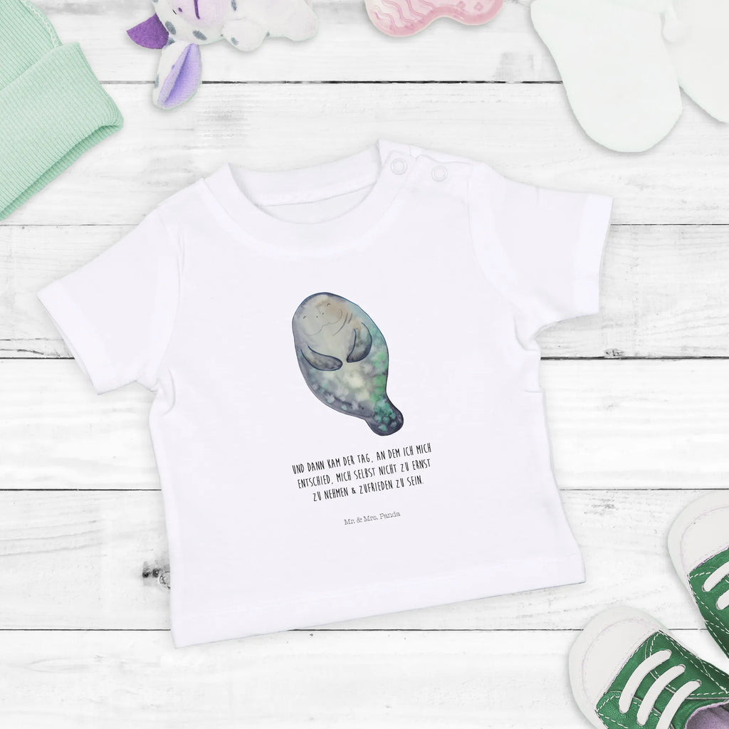 Organiczna koszulka dla niemowląt morska krowa Szczęśliwy Baby Shirt Neutral, Baby Shirt Geschenk, Baby Shirt Mit Aufdruck, Baby Bio Shirt, Baby Pullover, Baby Shirt Mit Spruch, Baby Shirt Mit Motiv, Süßes Baby Shirt, Baby Shirt Zur Geburt, Baby Shirt Junge, Baby Langarmshirt, Baby Sweatshirt, Baby Oberteil, Baby Baumwollshirt, Baby Shirt Unisex, Baby Shirt Mädchen, Lustiges Baby Shirt, Baby Shirt Modern, Baby Shirt Grau, Baby Shirt Weiß, Baby Shirt Bunt, Baby Shirt Pastell, Baby T-Shirt, Baby Top, Baby Shirt Gestreift, Baby Shirt Erstausstattung, Baby Shirt, Baby Kurzarmshirt, Baby Jerseyshirt, Baby Shirt Klassisch, Baby Hemd, Baby Shirt Alltag, Meerestiere, Meer, Urlaub, Respekt, Neuanfang, Achtsamkeit, Seekühe, Neustart, Seekuh, Freundin, Zufrieden, Selbstliebe, Liebeskummer
