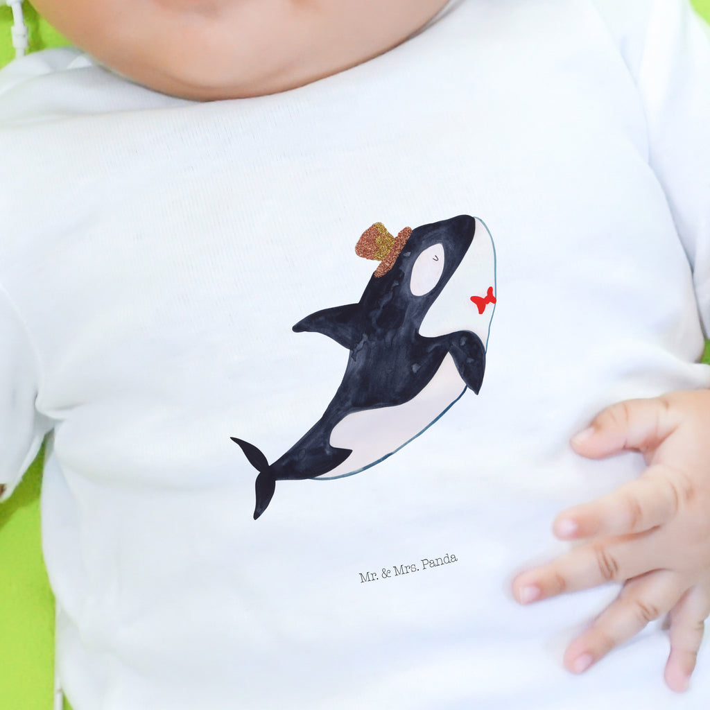 Organic Baby Shirt Orca Zylinder Baby Shirt Mit Aufdruck, Baby Oberteil, Baby Bio Shirt, Baby Shirt Alltag, Baby T-Shirt, Baby Hemd, Baby Shirt Pastell, Süßes Baby Shirt, Baby Shirt Weiß, Baby Pullover, Baby Shirt Zur Geburt, Baby Shirt Grau, Baby Shirt Junge, Lustiges Baby Shirt, Baby Shirt Neutral, Baby Shirt Mit Spruch, Baby Shirt Klassisch, Baby Shirt, Baby Sweatshirt, Baby Shirt Modern, Baby Shirt Mädchen, Baby Shirt Erstausstattung, Baby Shirt Geschenk, Baby Shirt Gestreift, Baby Kurzarmshirt, Baby Shirt Unisex, Baby Baumwollshirt, Baby Shirt Mit Motiv, Baby Shirt Bunt, Baby Jerseyshirt, Baby Top, Baby Langarmshirt, Urlaub, Meerestiere, Meer, Narwal, Konfetti, Orca, Fest, Glitzer, Glitter, Geburtstag, Fete, Glückwunsch, Feier