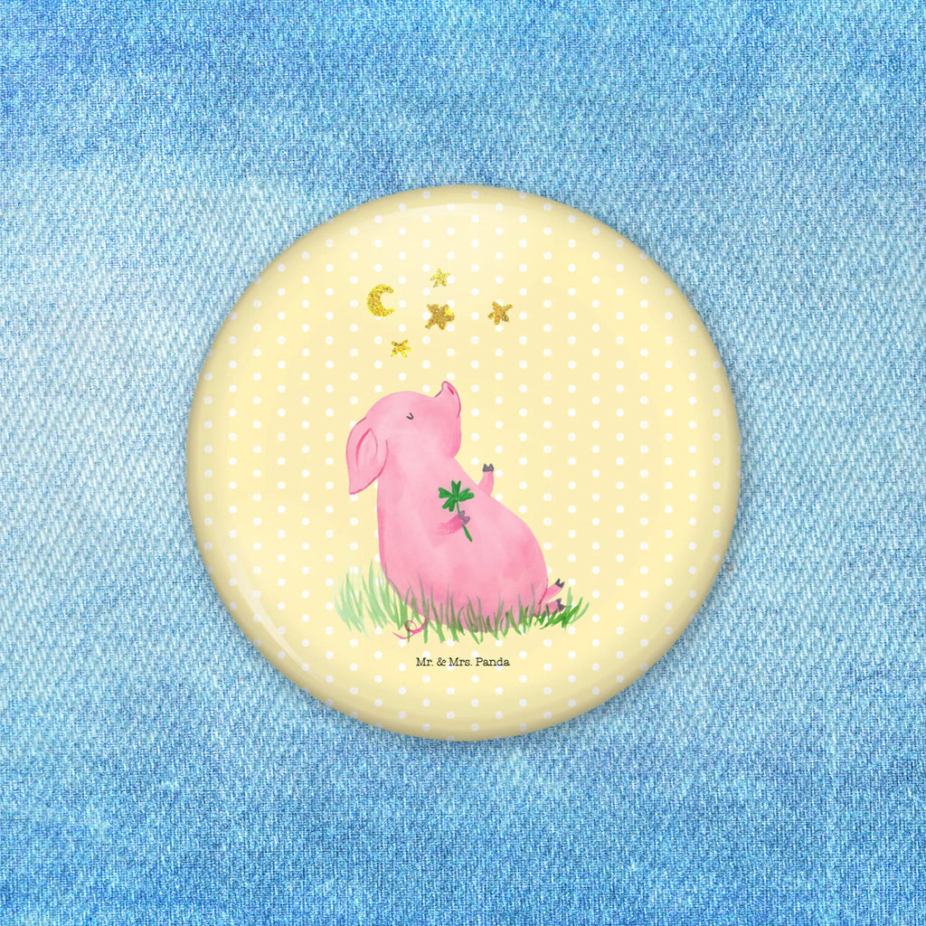 Button Glücksschwein Button 50 mm, Ansteckbutton 50 mm, Pin 50 mm, Badge 50 mm, Button-Pin 50 mm, Runde Buttons 50 mm, Button Abzeichen 50 mm, Button-Button 50 mm, Button-Emblem 50 mm, Button-Badge 50 mm, Button-Anstecker 50 mm, Button-Logo 50 mm, Button-Motiv 50 mm, Button-Sujet 50 mm, Button-Druck 50 mm, Button-Presse 50 mm, Sammlerbutton 50 mm, Festivalbutton 50 mm, Werbebutton 50 mm, Marketingbutton 50 mm, Eventbutton 50 mm, Vereinsbutton 50 mm, Button-Set 50 mm, Button-Edition 50 mm, Button-Design 50 mm, Pin-Button 50 mm, Button-Kollektion 50 mm, Button-Lieferung 50 mm, Button-Sonderedition 50 mm, Tiermotive, Gute Laune, lustige Sprüche, Tiere, Glücksschwein. Glück, Schwein, Schweinchen, Sterne, Sernchen, Ziele, Träume, Motivation, Glücksbringer